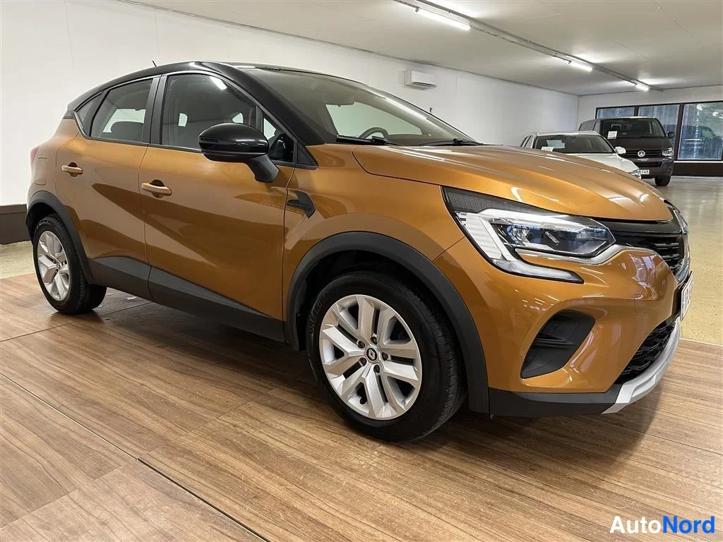 Oranssi Renault Captur 2022, etuviisto, keula oikealle, kuva 2
