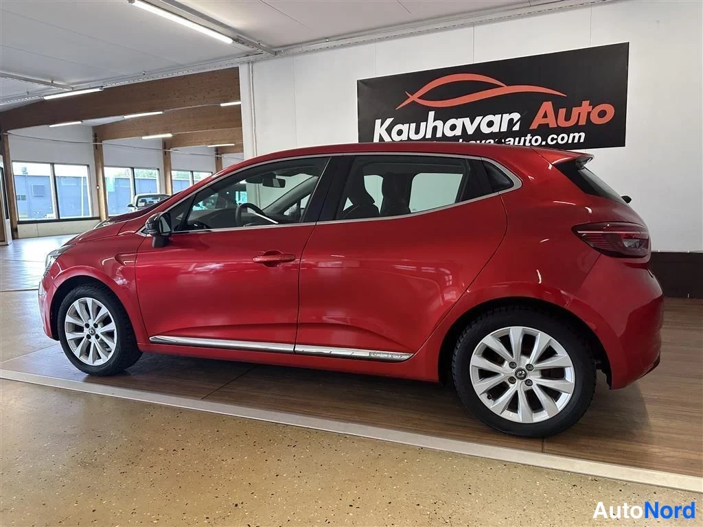 Punainen Renault Clio 2021, takaviisto, kuva 2