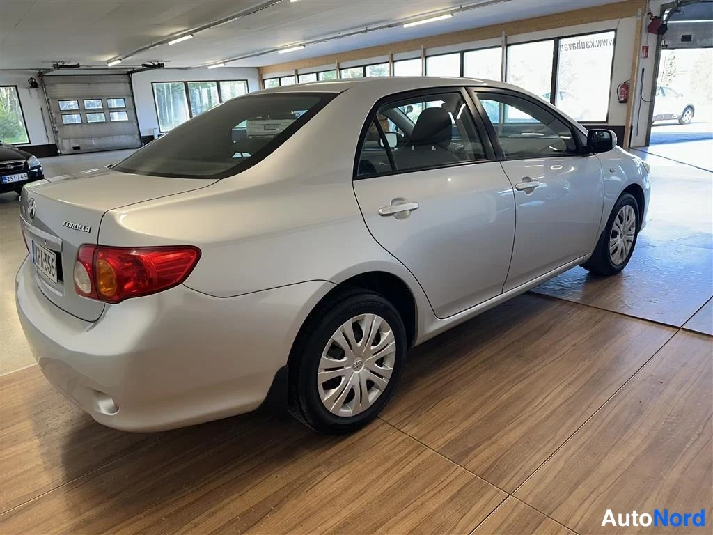Hopea Toyota Corolla 2009, takaviisto, kuva 3