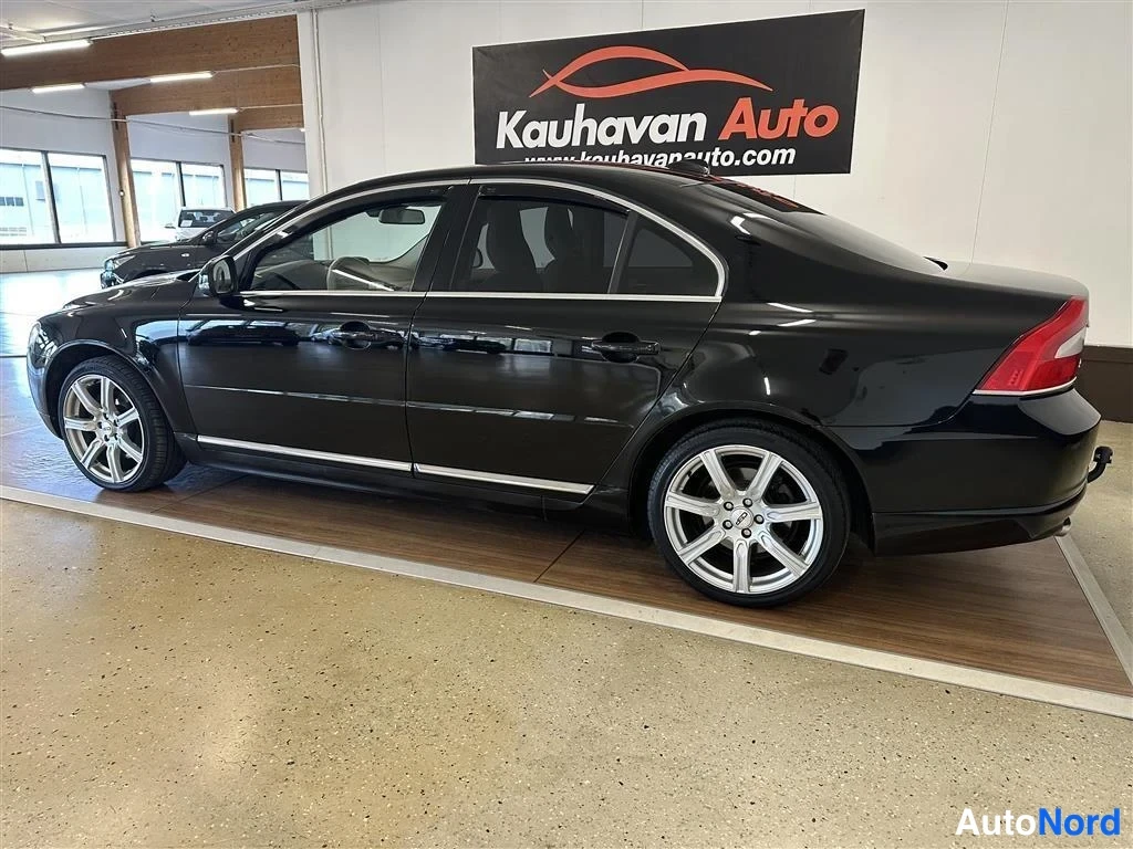 Musta Volvo S80 2012, takaviisto, kuva 4