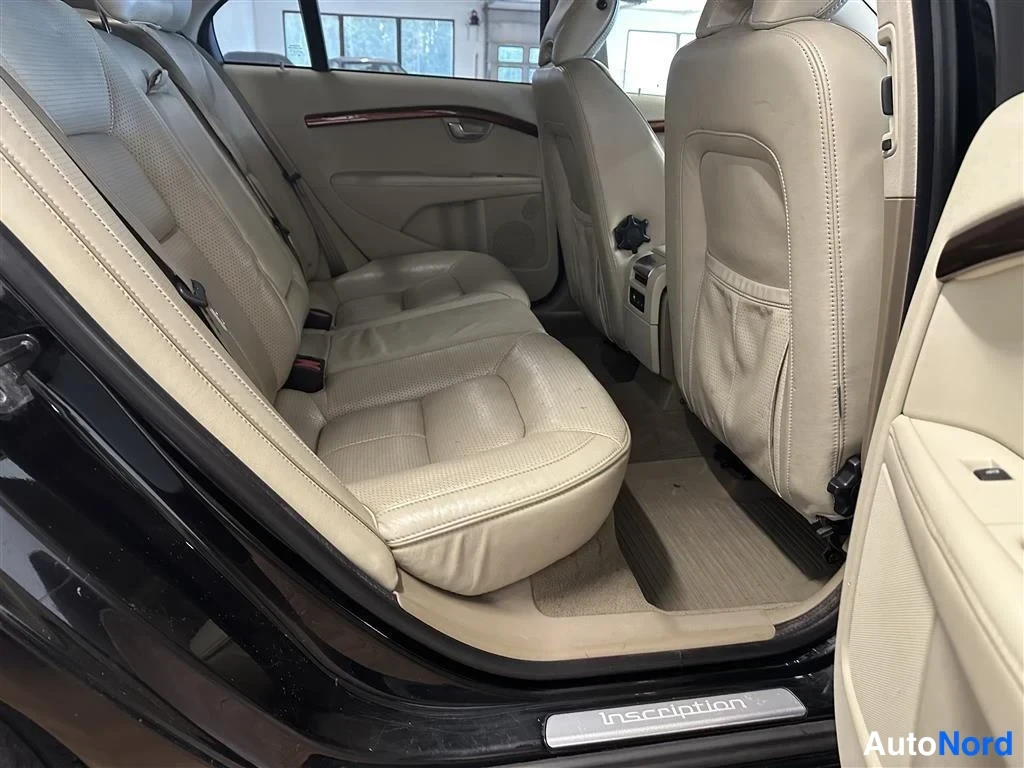 Musta Volvo S80 2012, takaistuimet, kuva 8