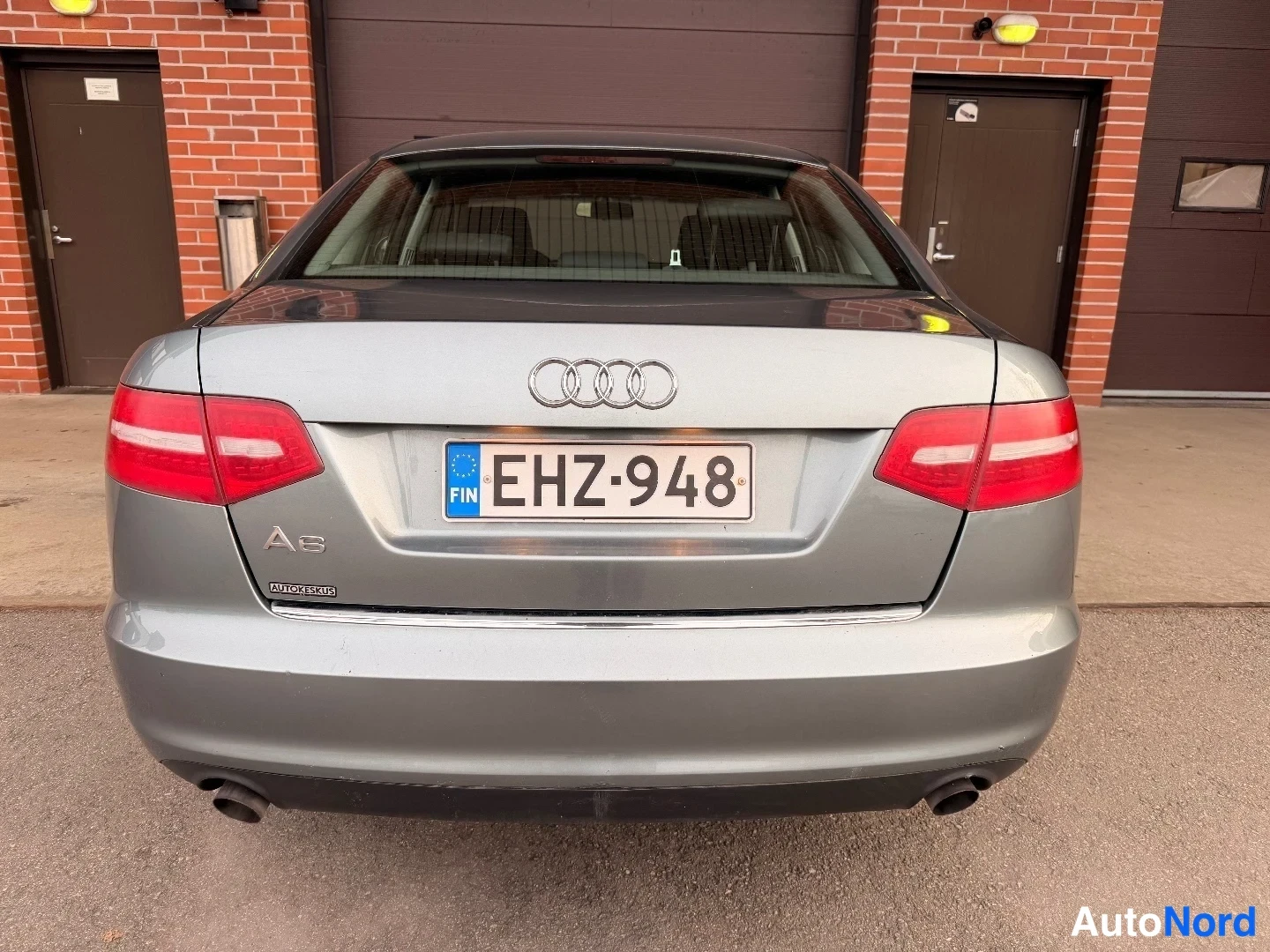 Grå Audi A6 2009, bakifrån, bild 8