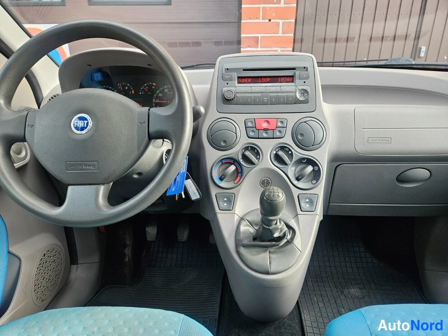 Blå Fiat Panda 2005, förarplats, bild 9