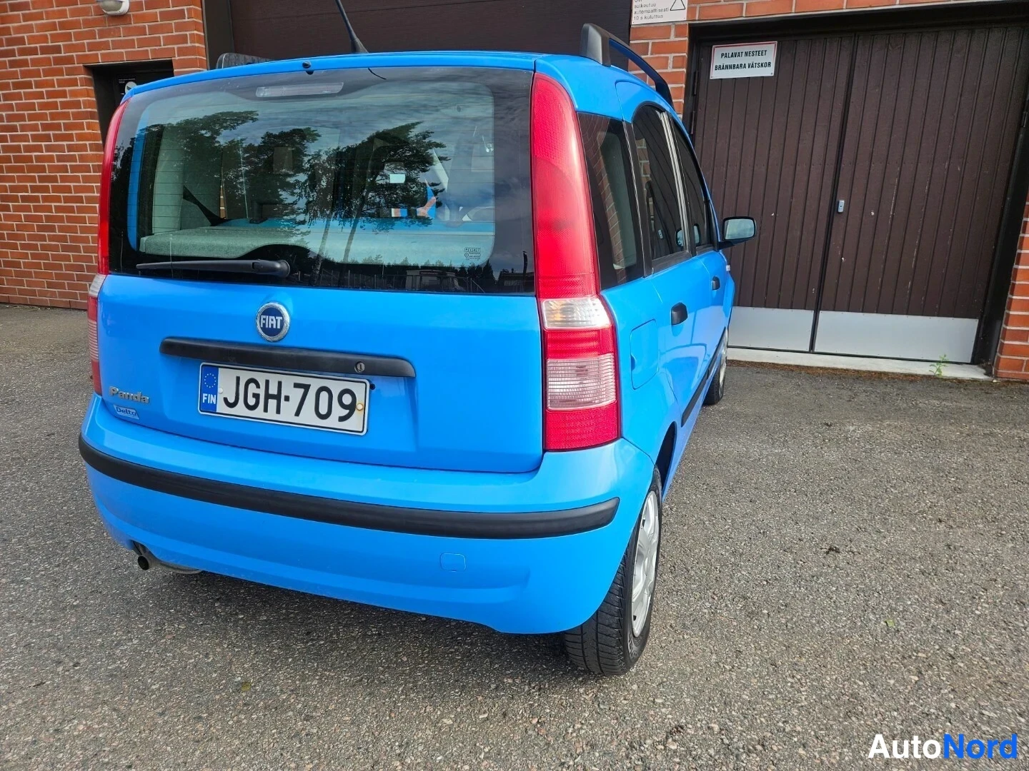 Blå Fiat Panda 2005, snett bakifrån, bild 5