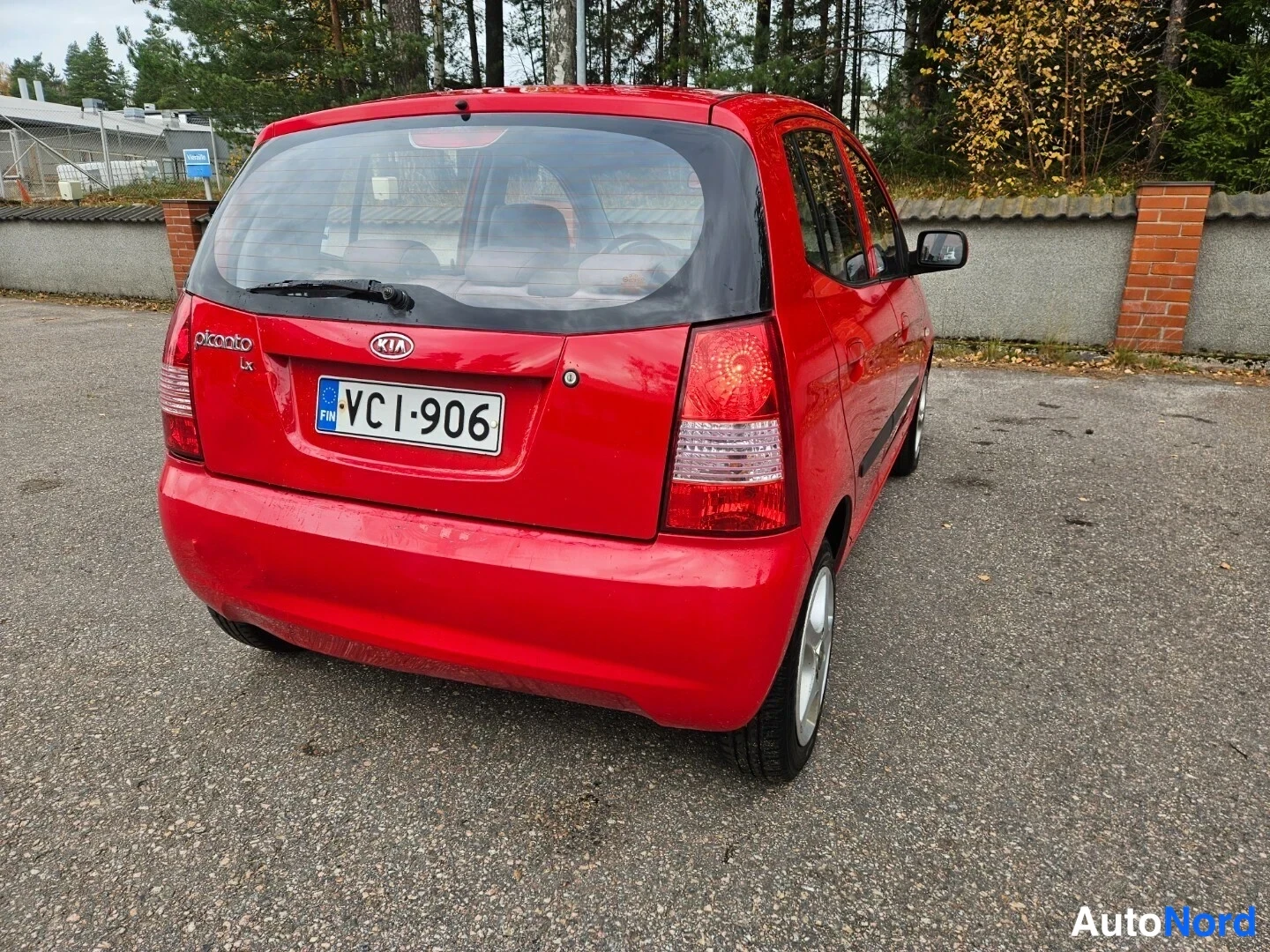 Röd Kia Picanto 2005, snett bakifrån, bild 7