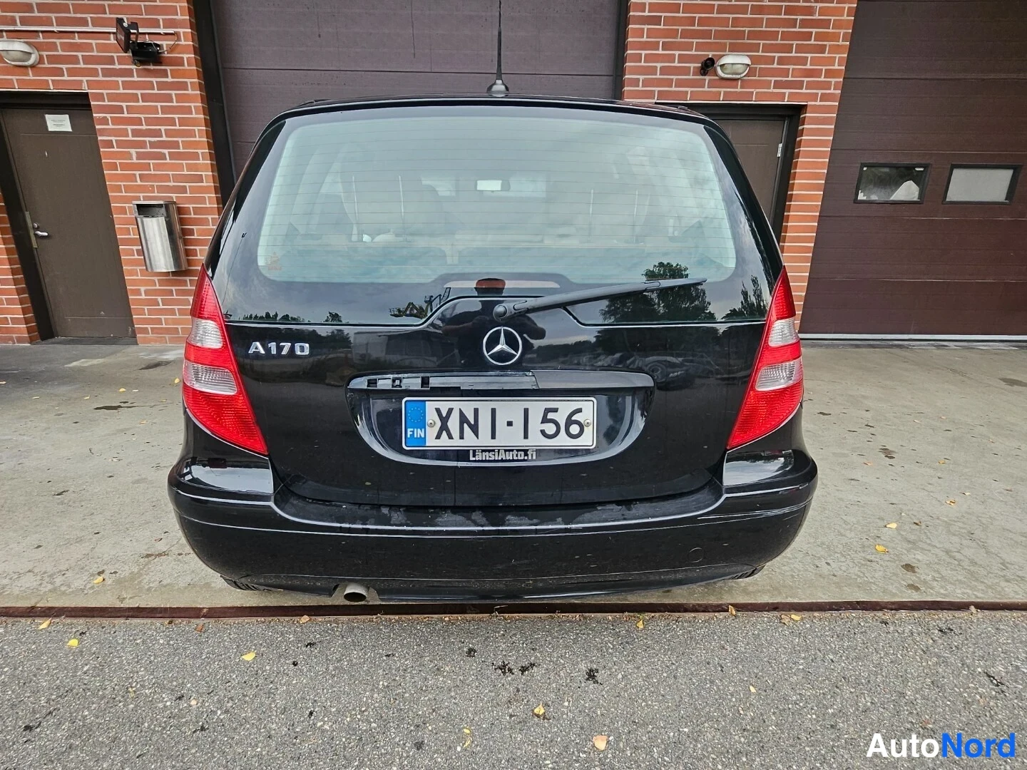 Musta Mercedes-Benz A  Tila-auto 2007, takaa, kuva 7