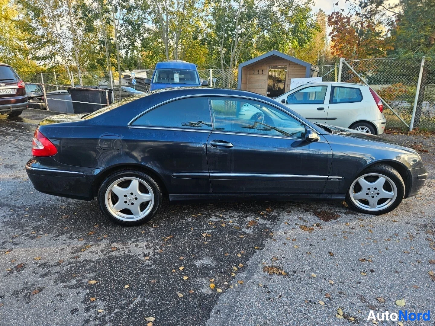 Sininen Mercedes-Benz CLK CDI 2005, sivulta, kuva 4