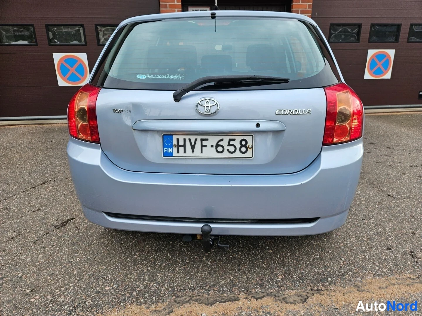 Sininen Toyota Corolla 2005, takaa, kuva 8