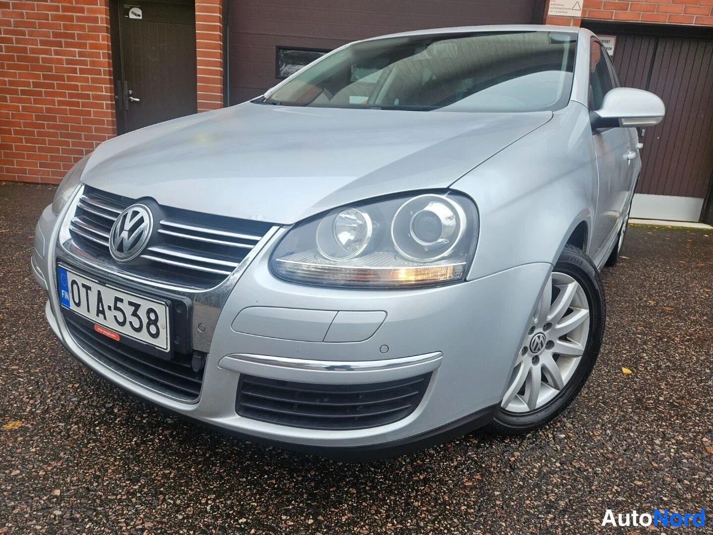 Volkswagen Jetta 1,6 TDI Luxline 2010