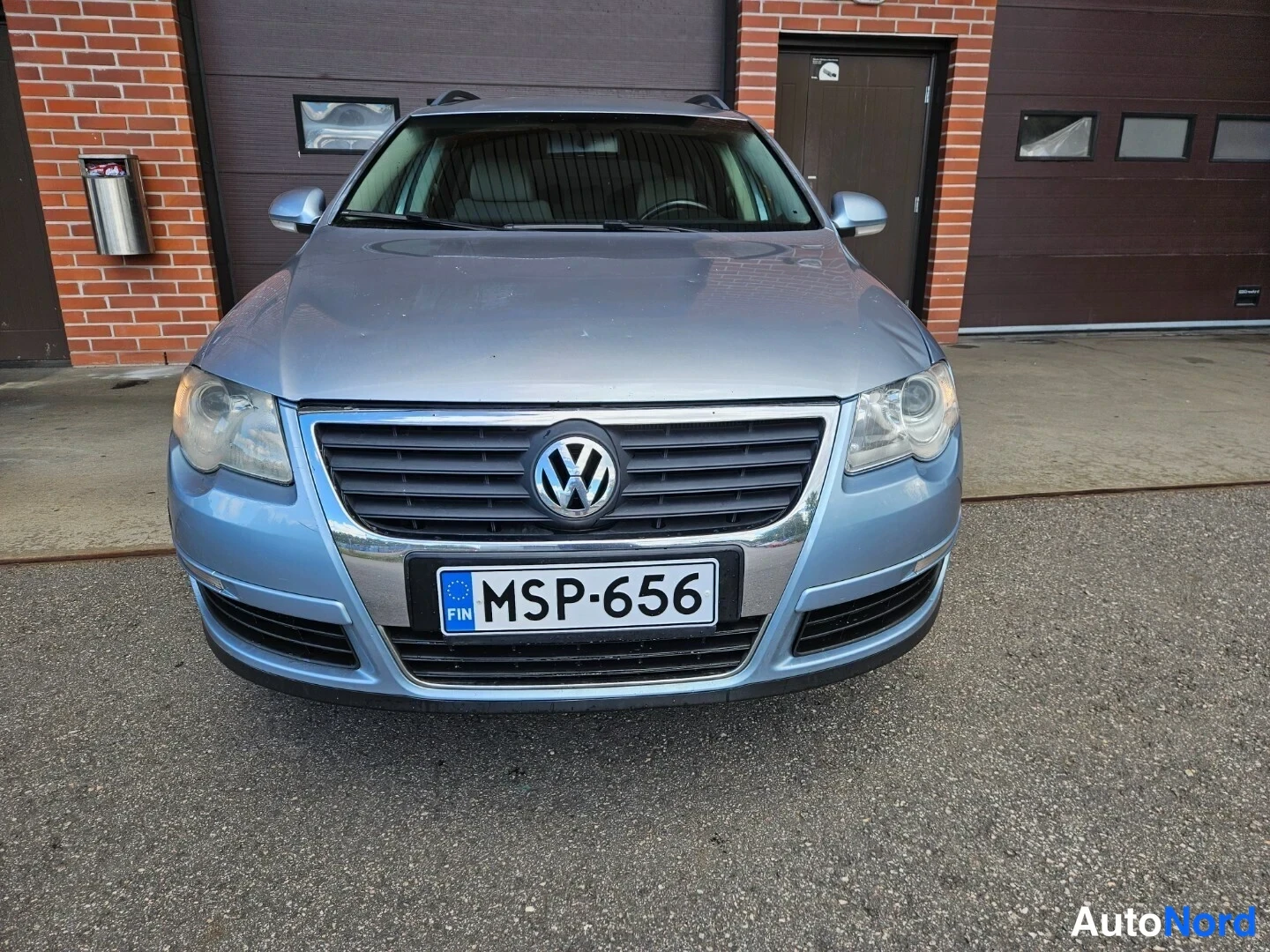 Hopea Volkswagen Passat Variant 2006, edestä, kuva 4