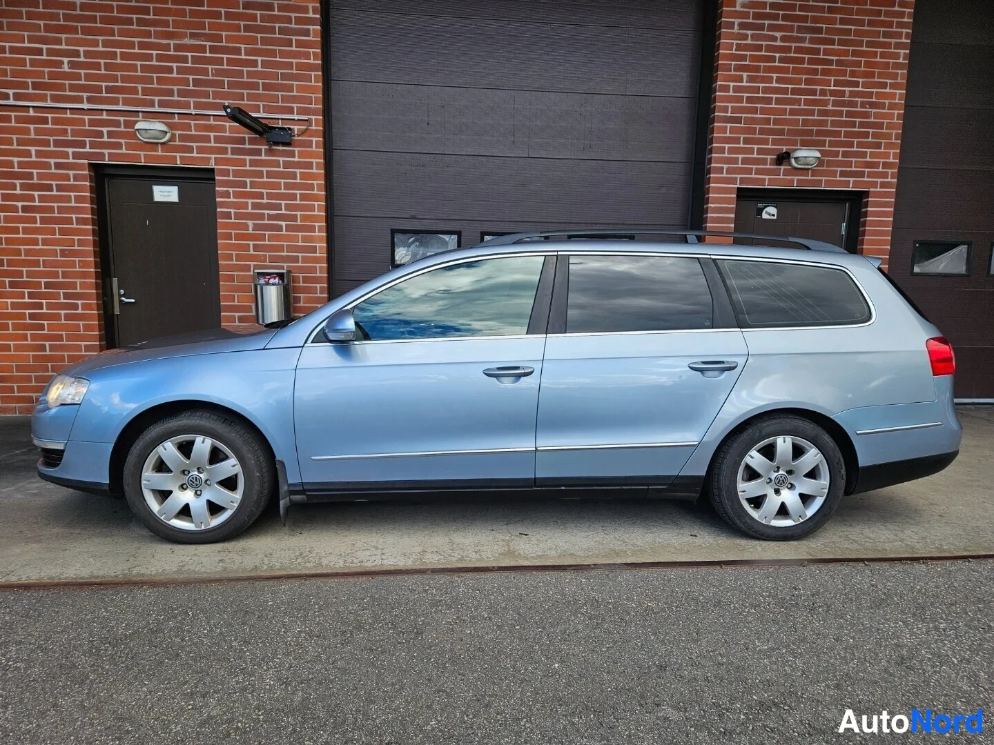 Hopea Volkswagen Passat Variant 2006, etuviisto, keula vasemmalle, kuva 2