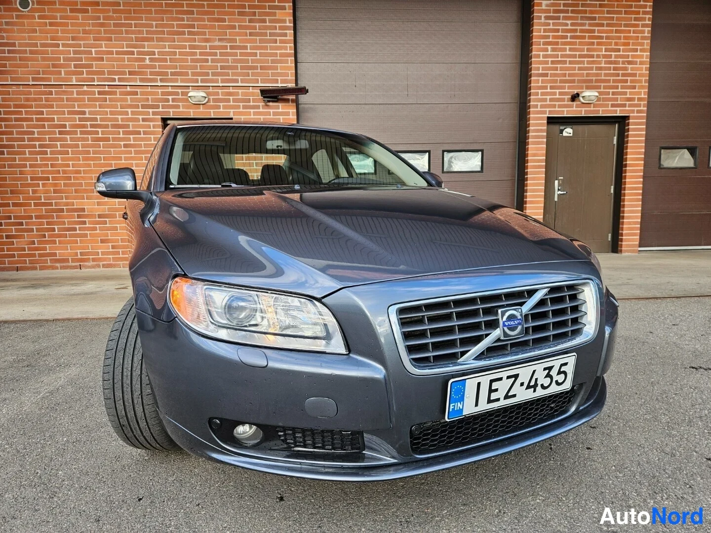 Harmaa Volvo S80 2007, etuviisto, keula oikealle, kuva 2