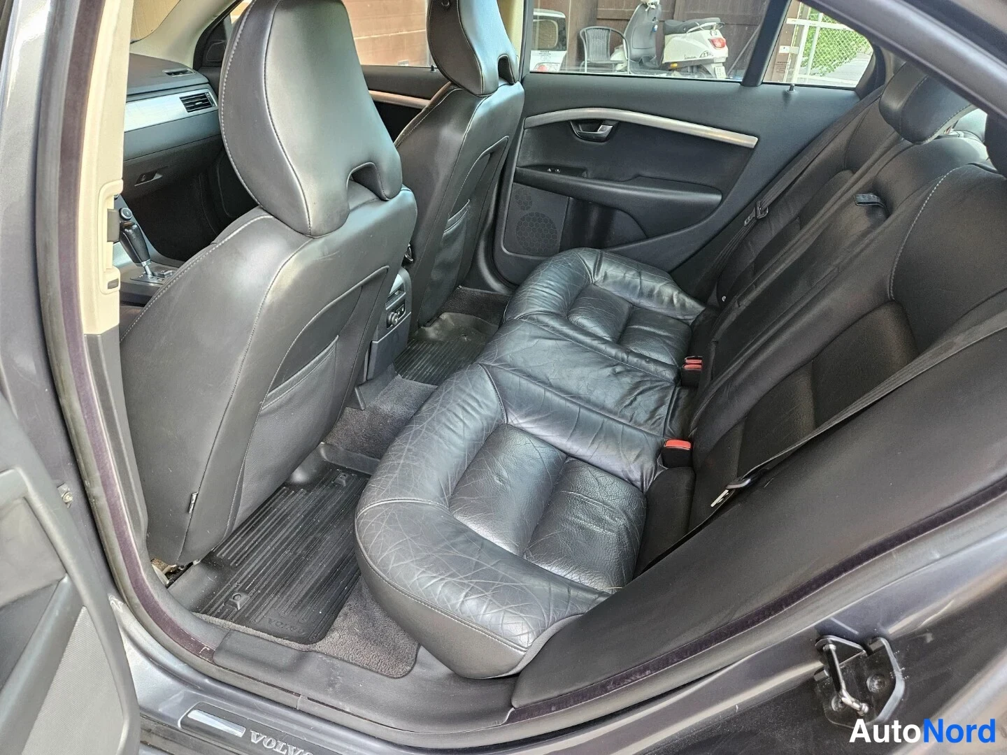 Harmaa Volvo S80 2007, takaistuimet, kuva 12