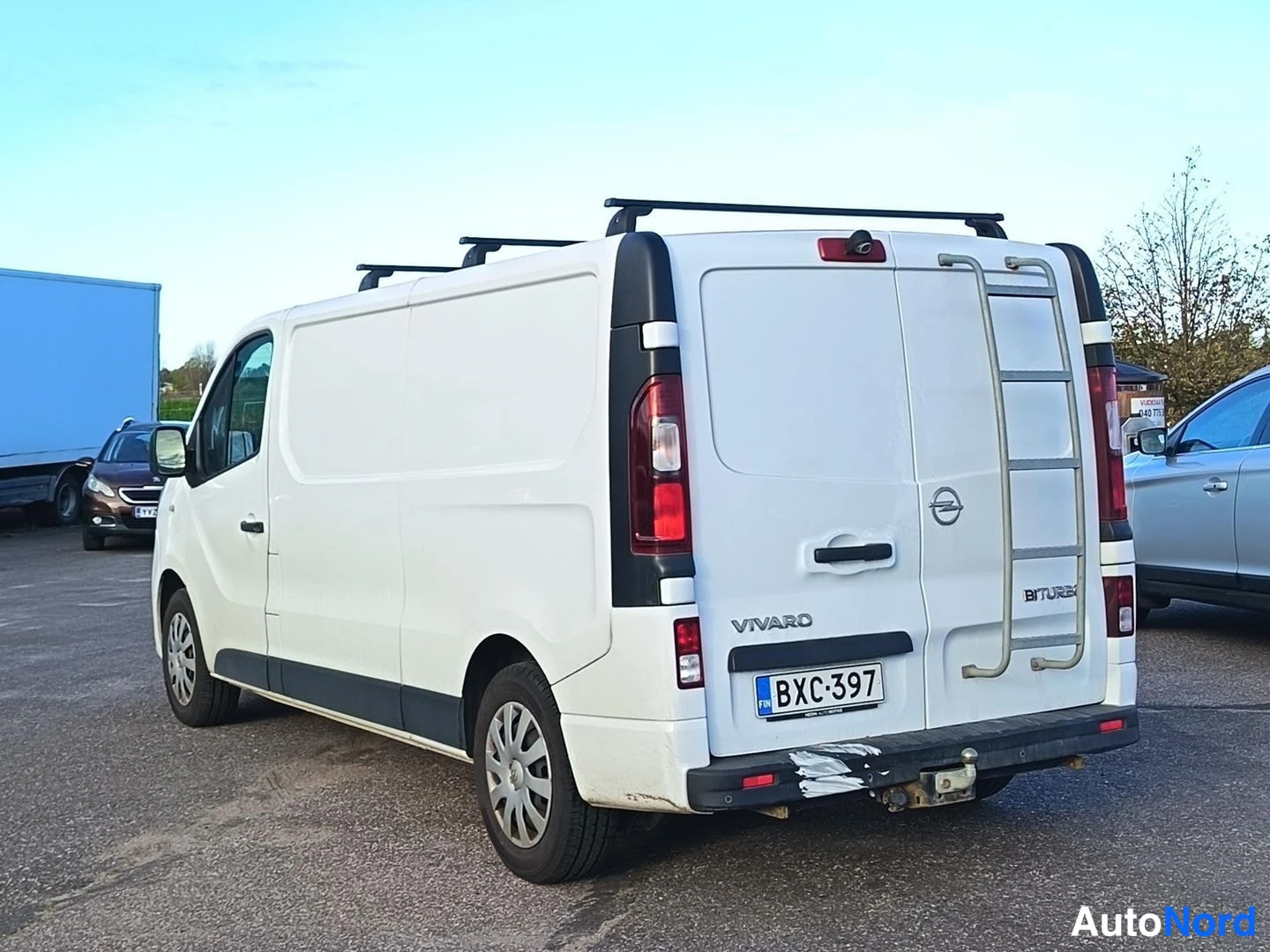 Valkoinen Opel Vivaro 2019, takaviisto, kuva 3