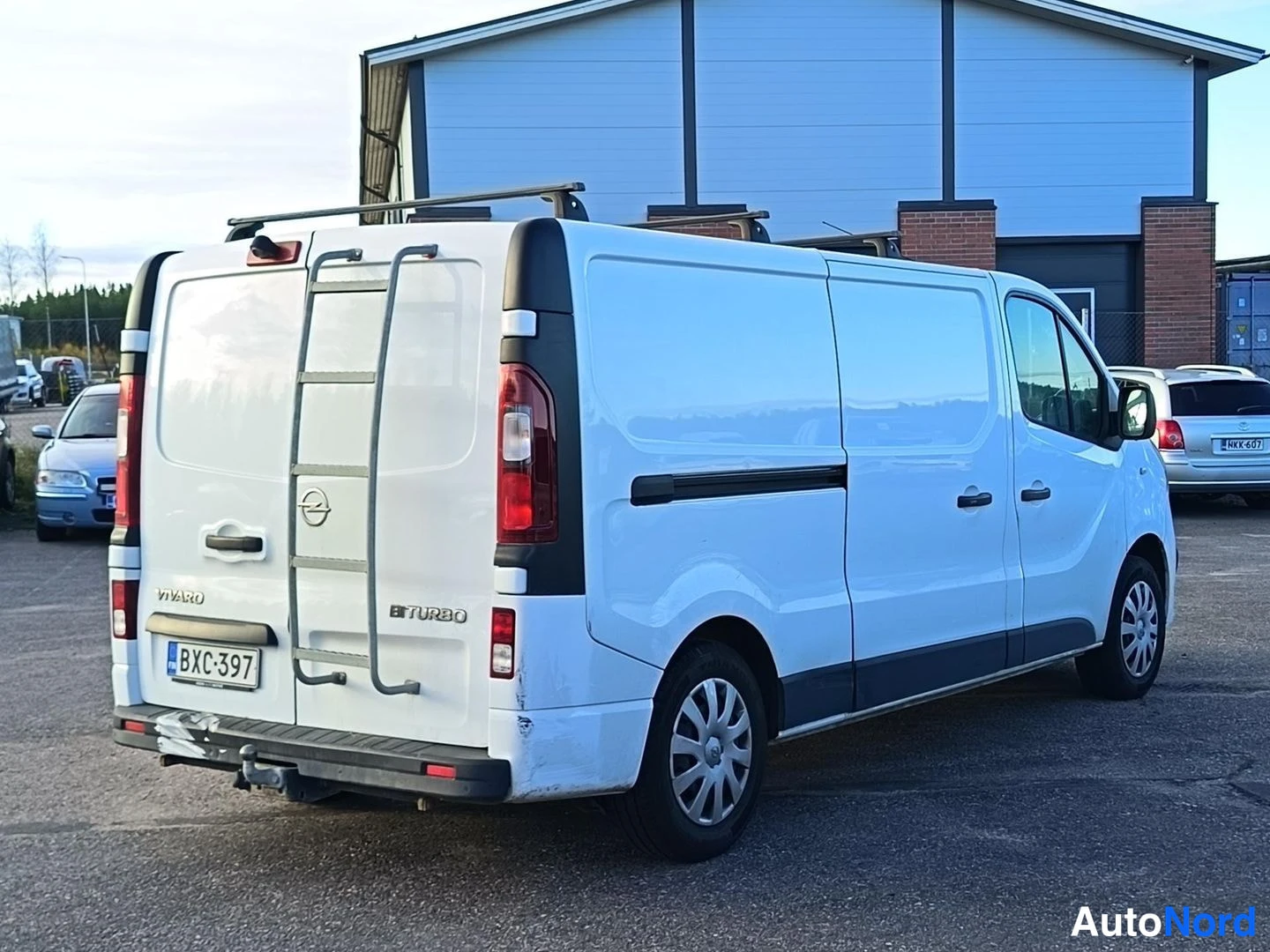 Valkoinen Opel Vivaro 2019, takaviisto, kuva 4