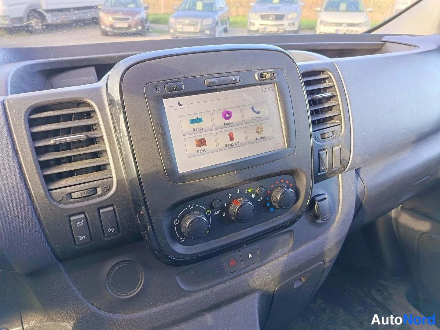 Valkoinen Opel Vivaro 2019, kuva 9