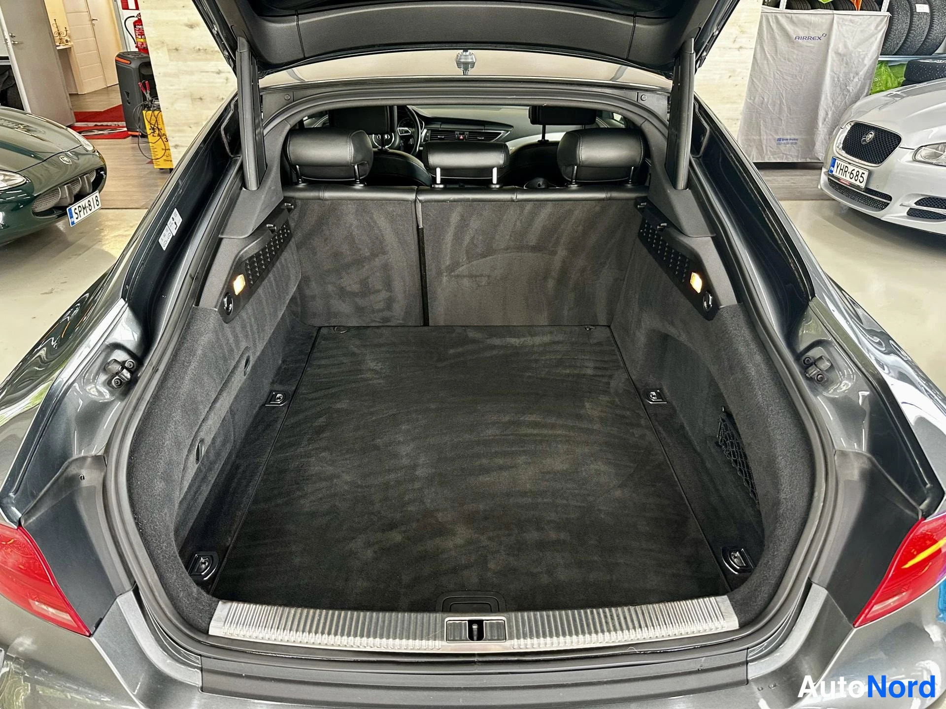 Harmaa Audi A7 2012, kuva 16