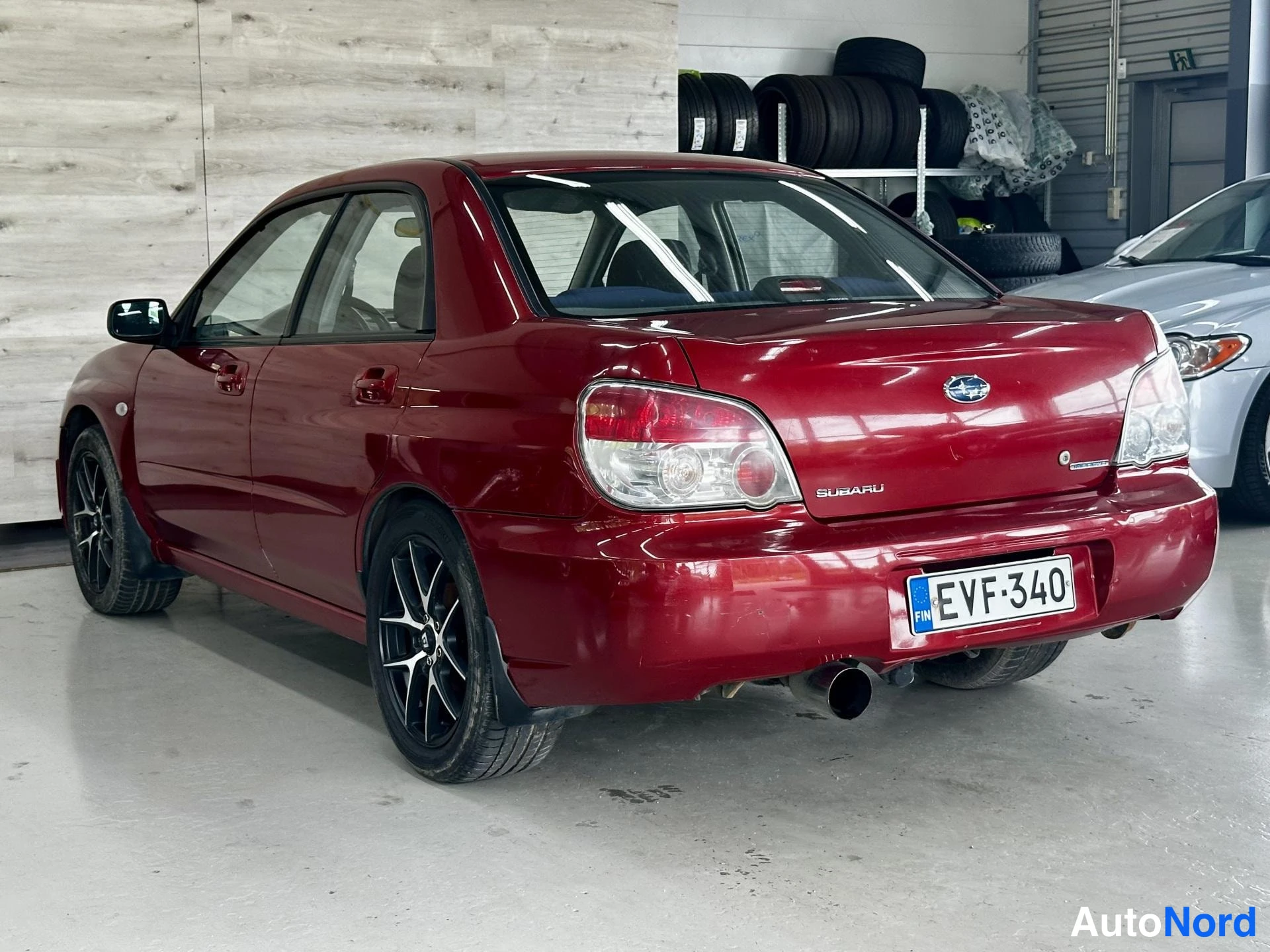 Punainen Subaru Impreza 2007, kuva 5