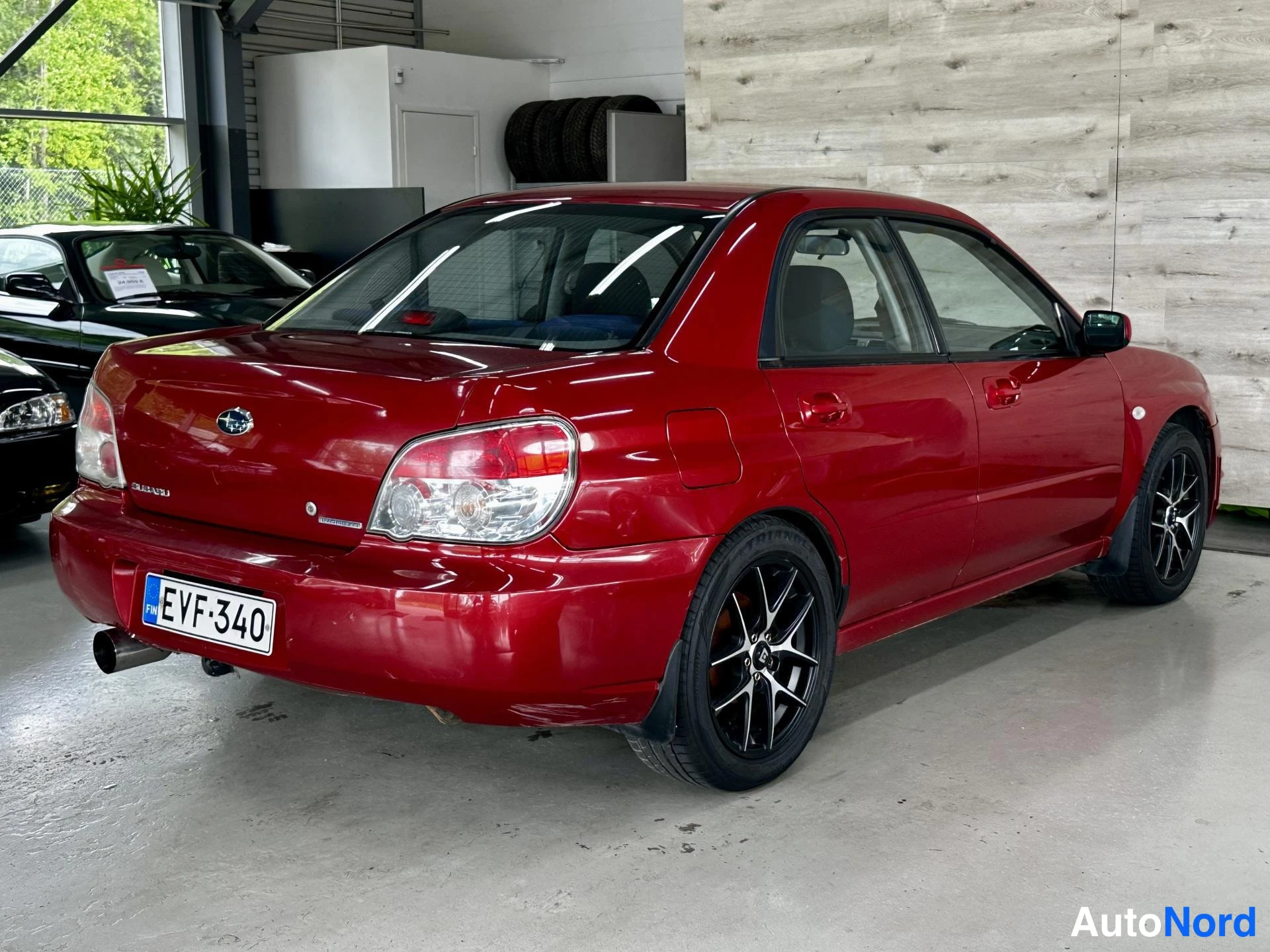 Punainen Subaru Impreza 2007, kuva 6