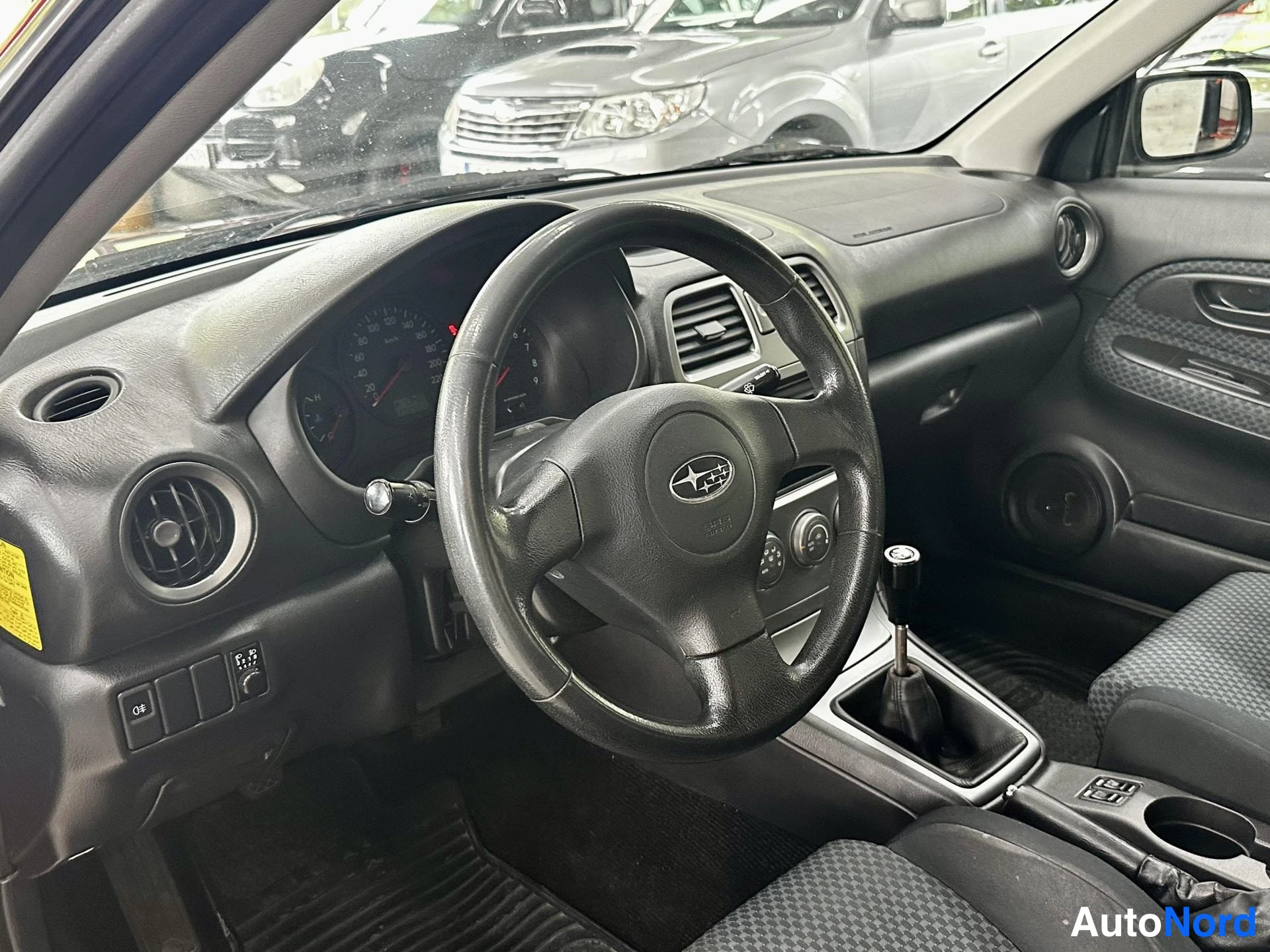Punainen Subaru Impreza 2007, kuva 8