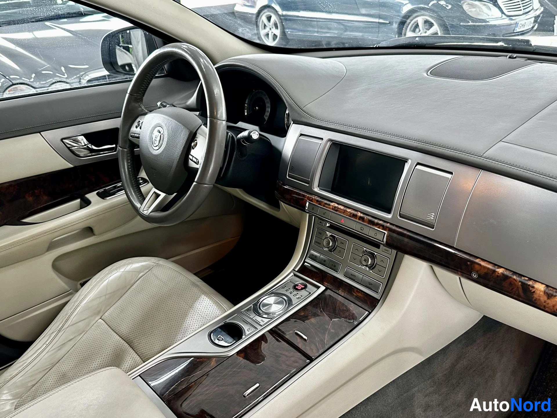 Hopea Jaguar XF 2008, kuva 10
