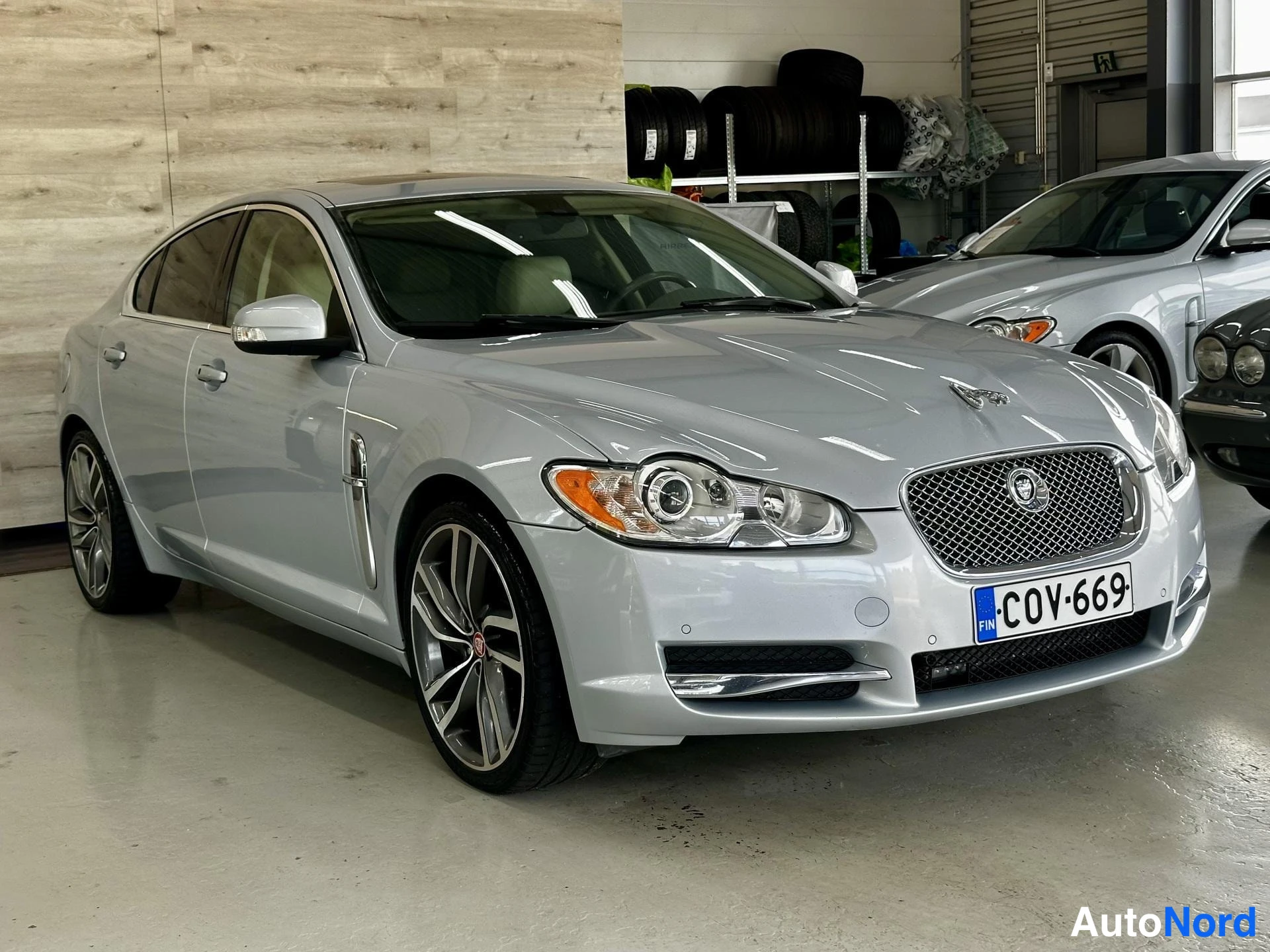 Hopea Jaguar XF 2008, kuva 3