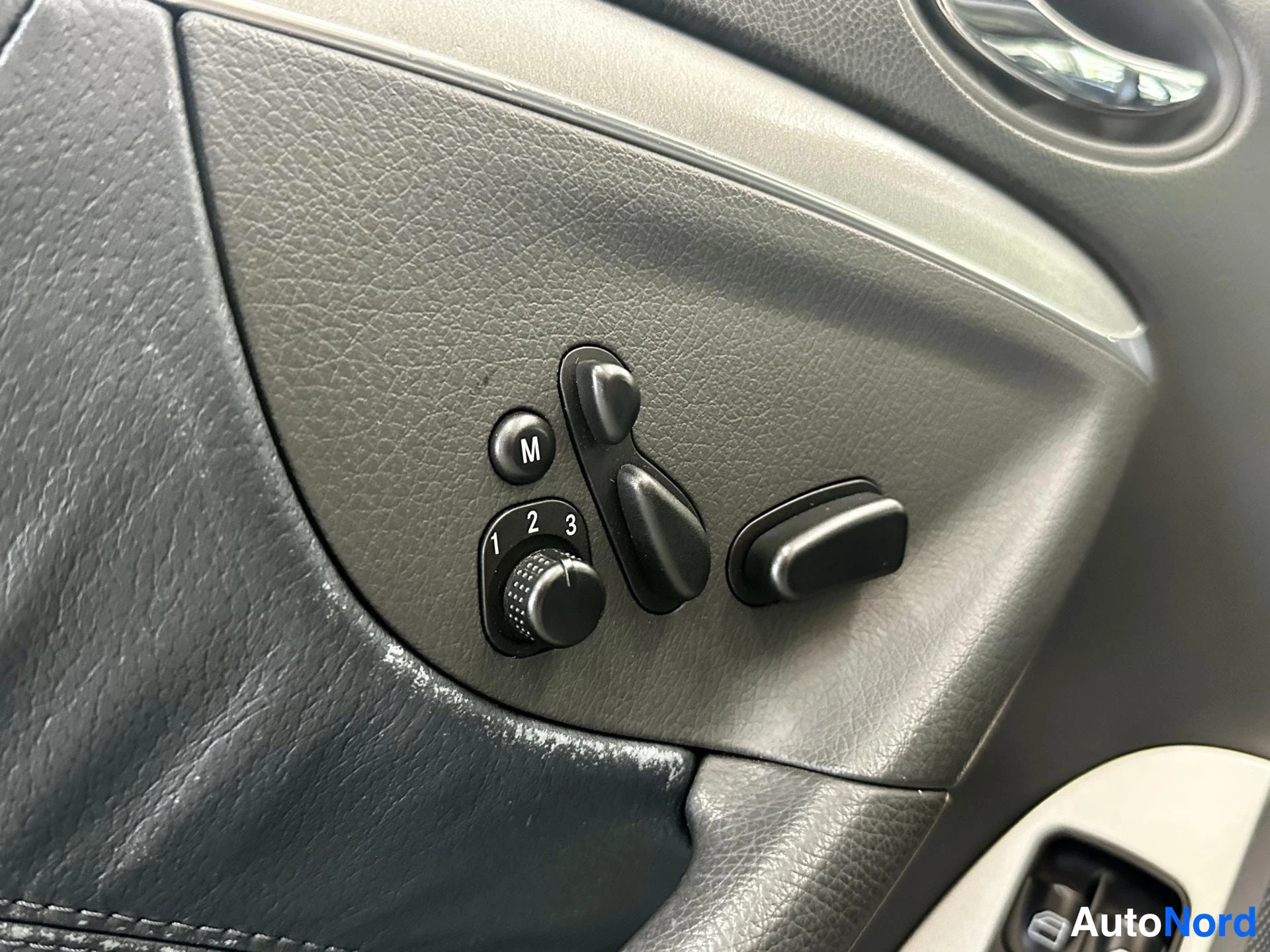 Musta Mercedes-Benz CLK 55 2004, kuva 29