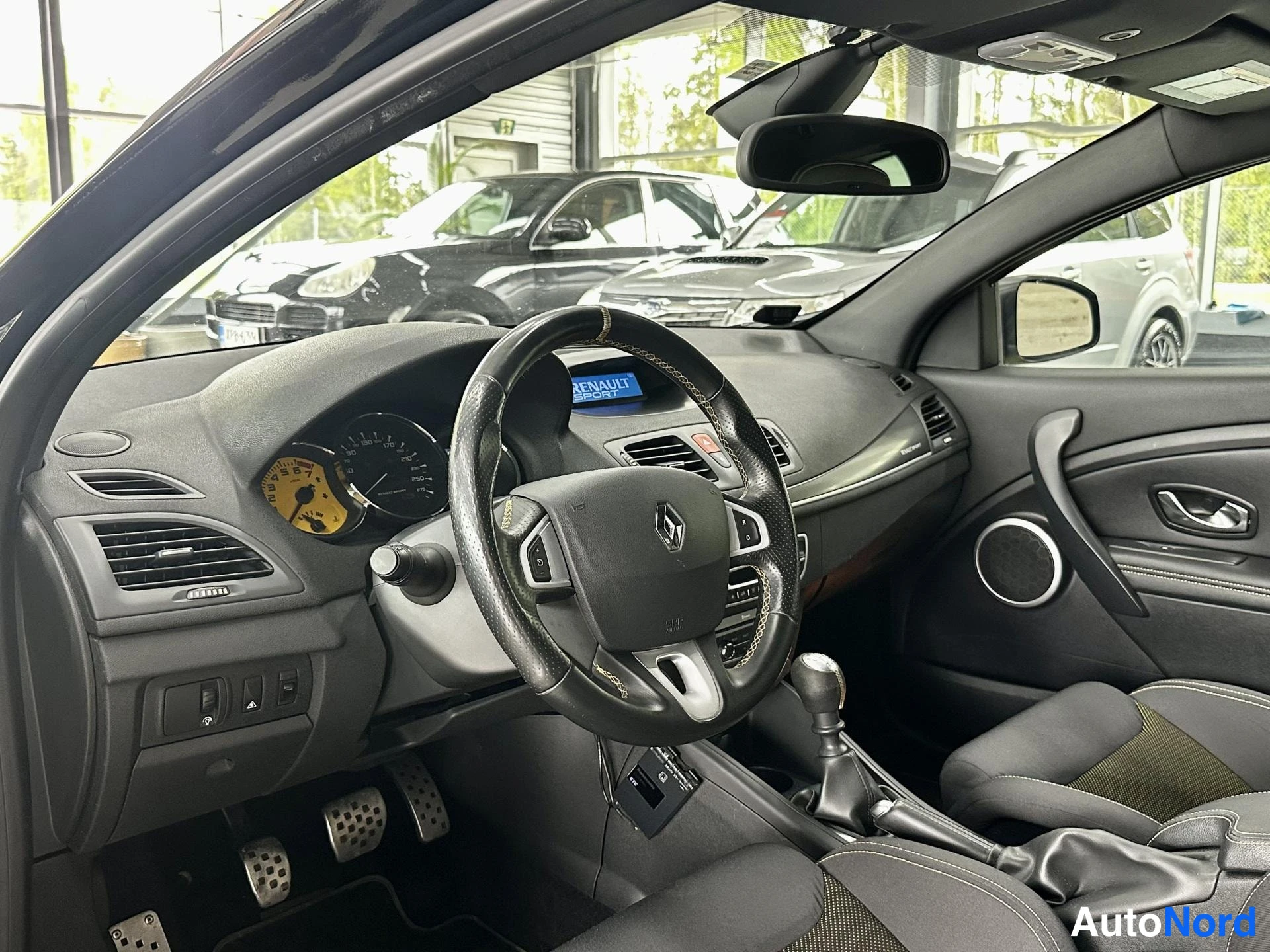 Musta Renault Megane 2010, kuva 12