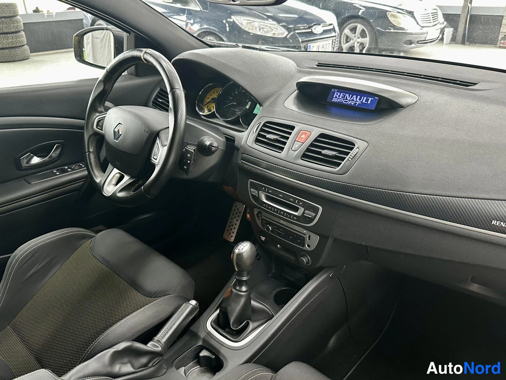 Musta Renault Megane 2010, kuva 11