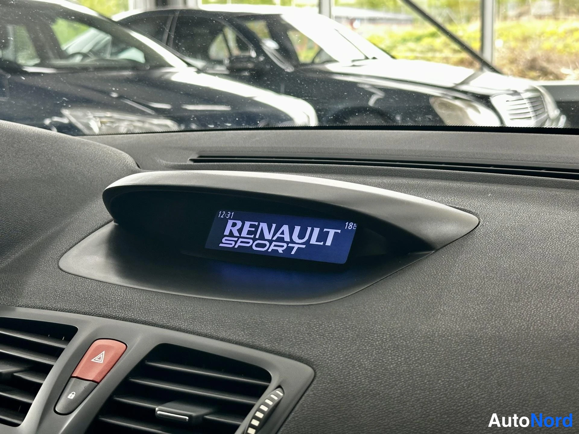 Musta Renault Megane 2010, kuva 24