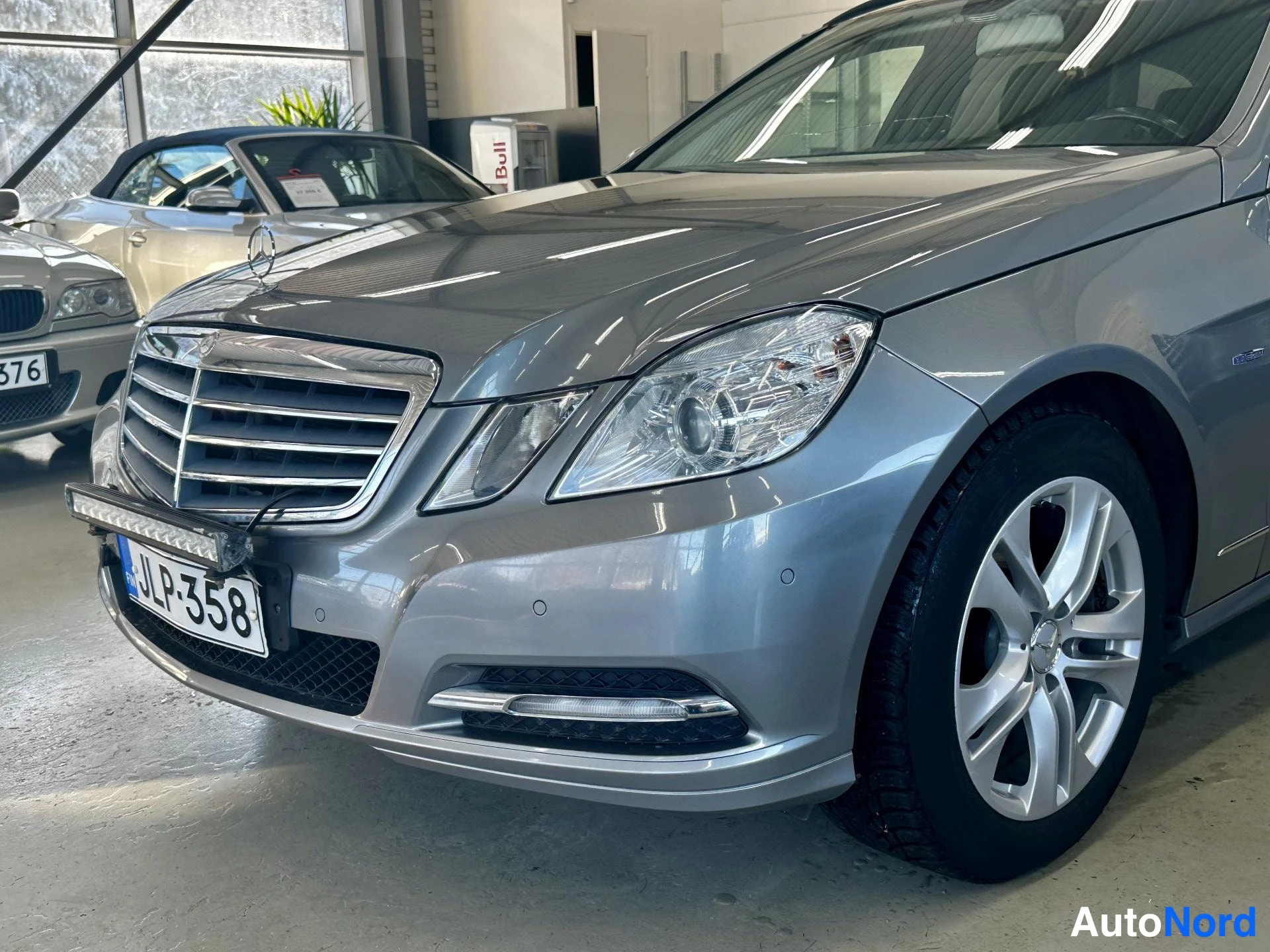 Harmaa Mercedes-Benz E 350 CDI 4MATIC 2011, kuva 2