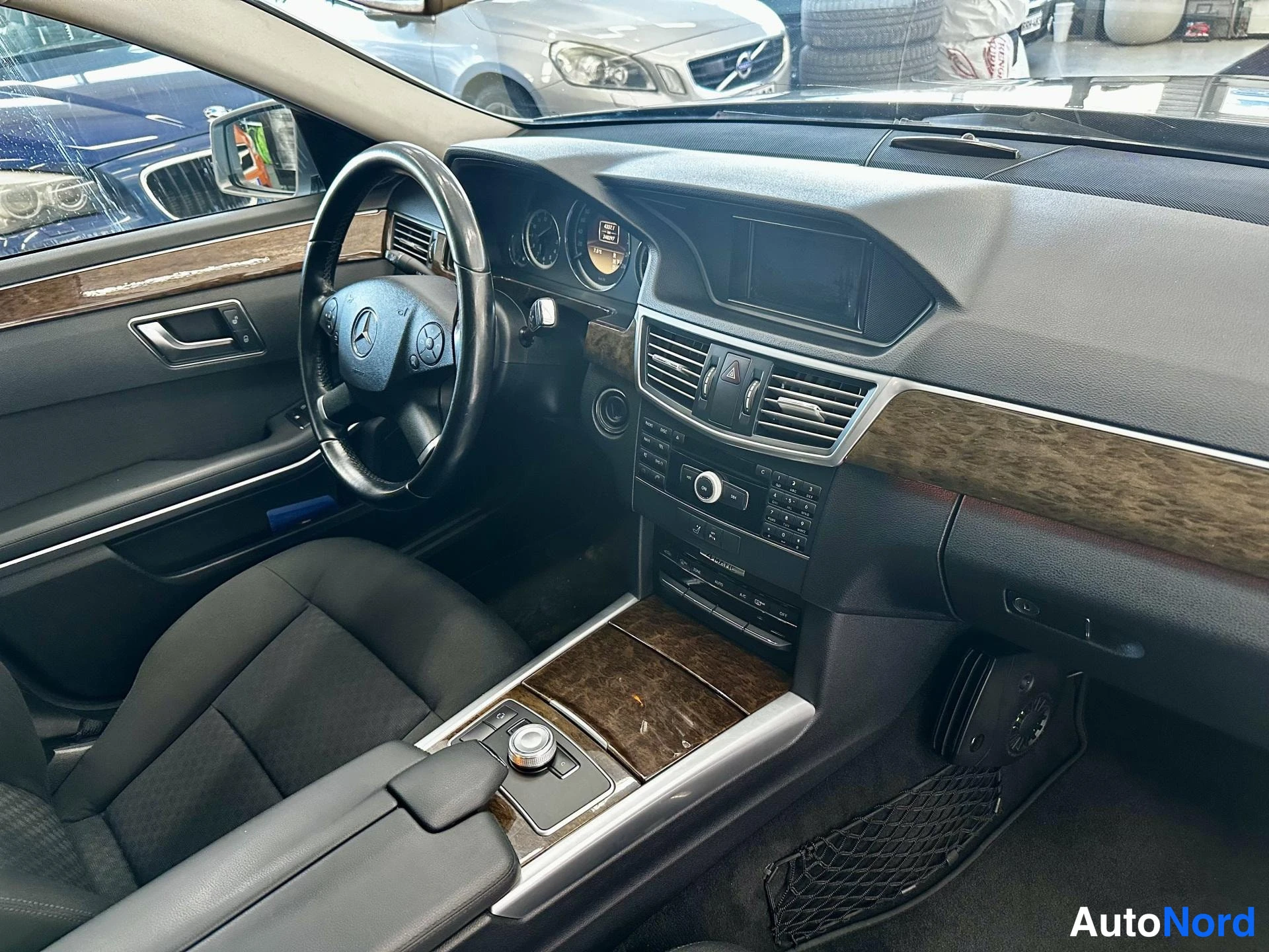 Harmaa Mercedes-Benz E 350 CDI 4MATIC 2011, kuva 9