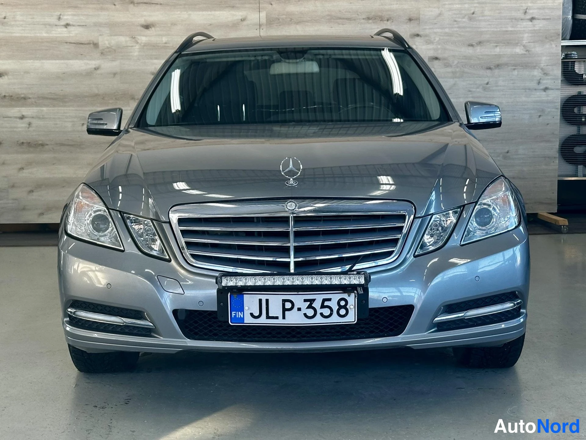 Harmaa Mercedes-Benz E 350 CDI 4MATIC 2011, kuva 4