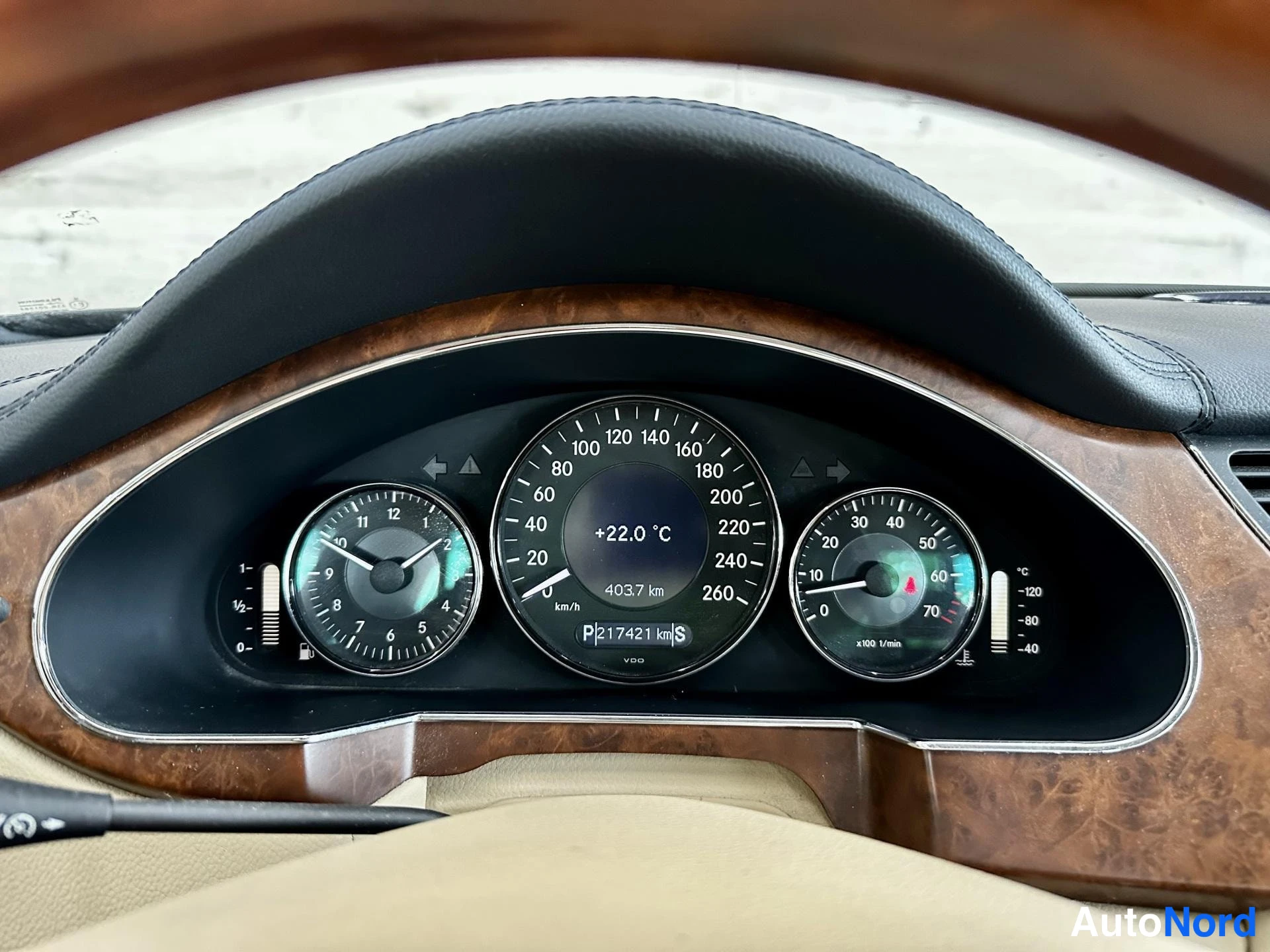 Musta Mercedes-Benz CLS 500 2006, kuva 16