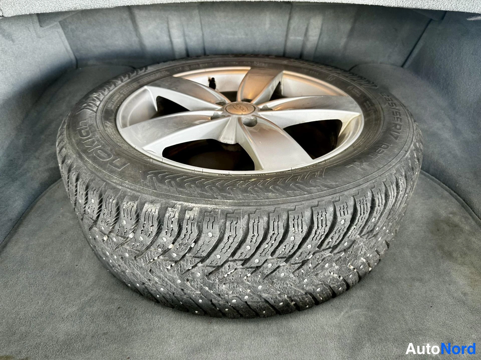 Harmaa Jaguar XJ 2003, kuva 19
