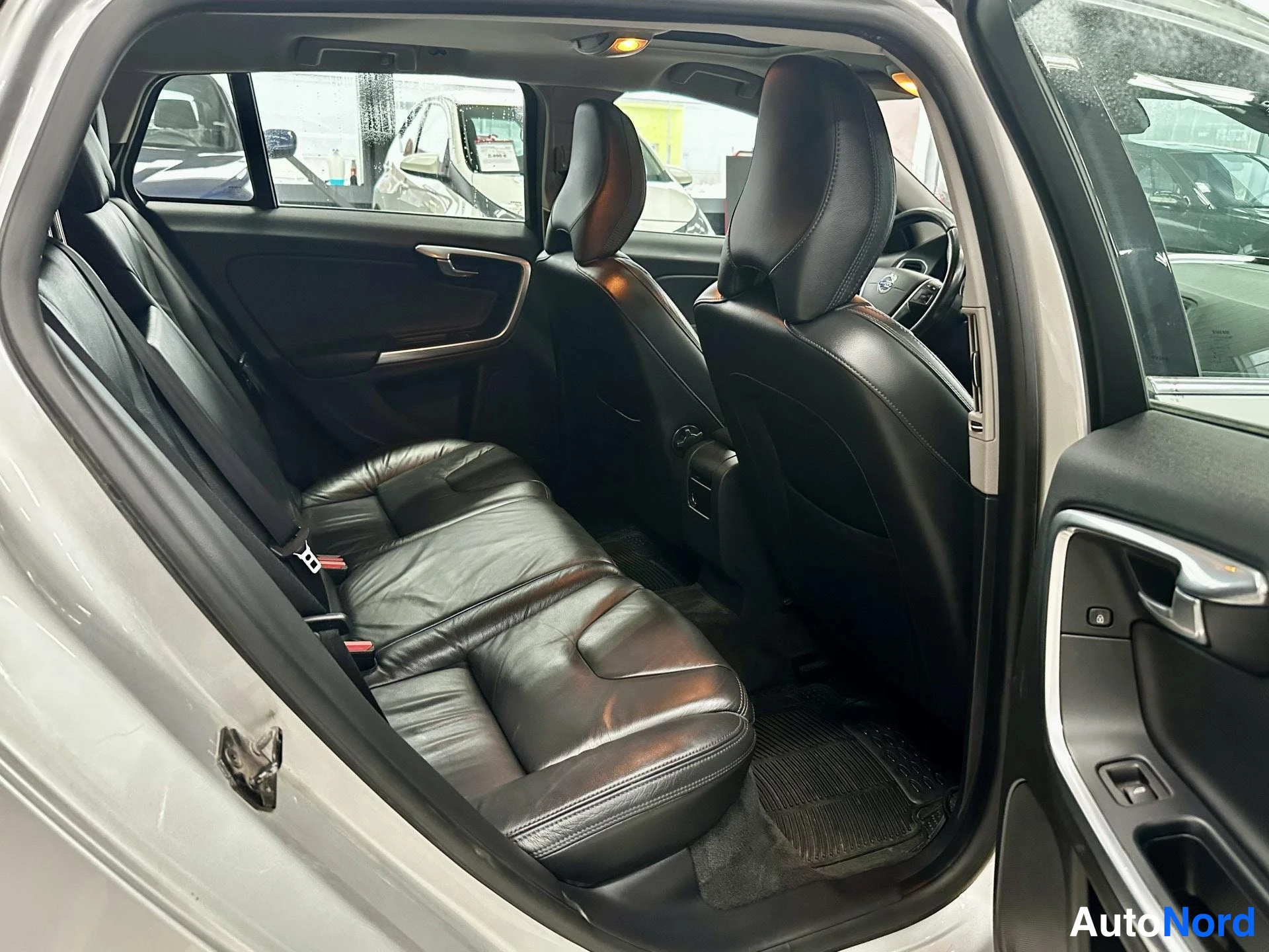Harmaa Volvo V60 2013, kuva 12