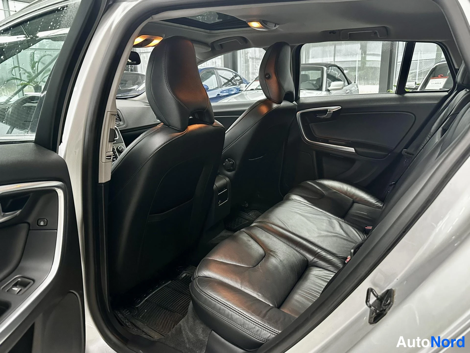 Harmaa Volvo V60 2013, kuva 13