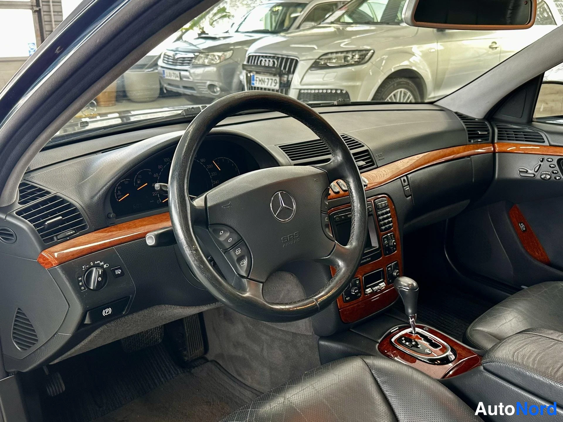 Musta Mercedes-Benz S 500 2000, kuva 8