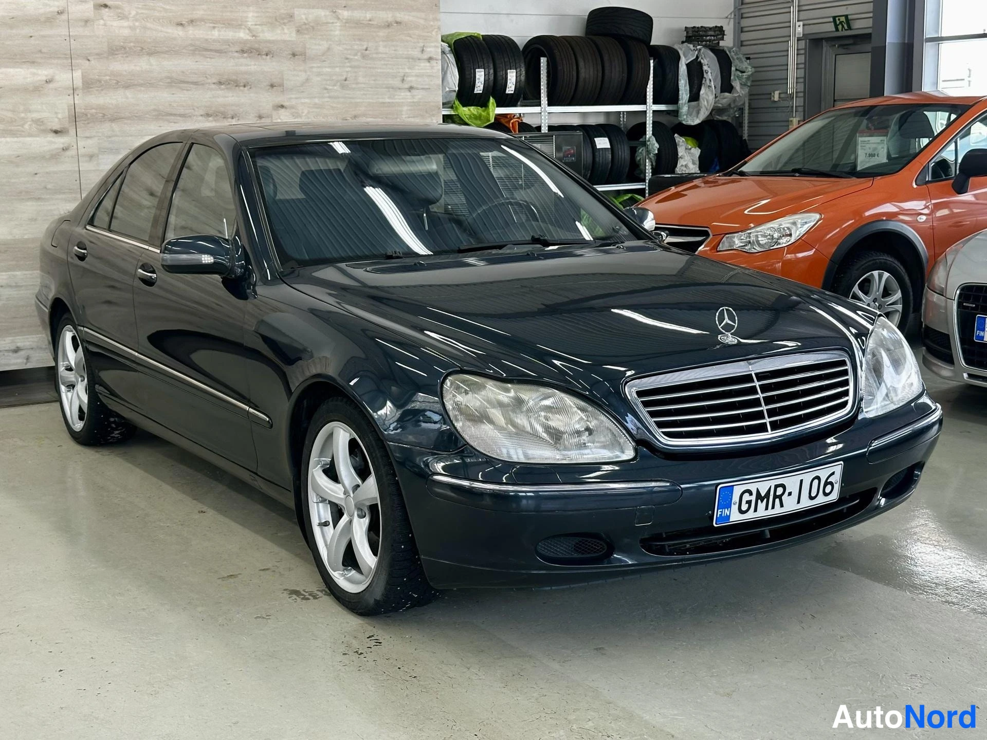 Musta Mercedes-Benz S 500 2000, kuva 3