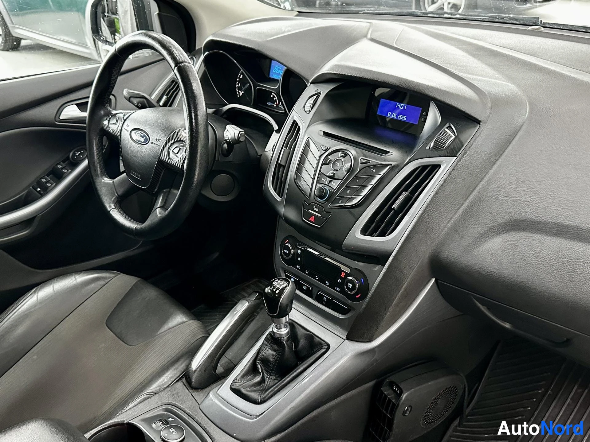 Harmaa Ford Focus 2011, kuva 8
