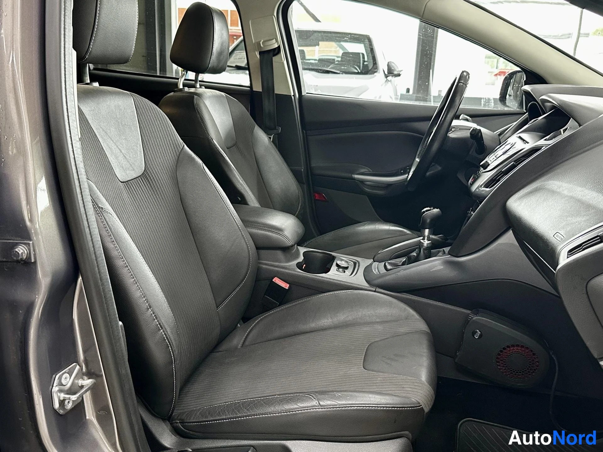 Harmaa Ford Focus 2011, kuva 10