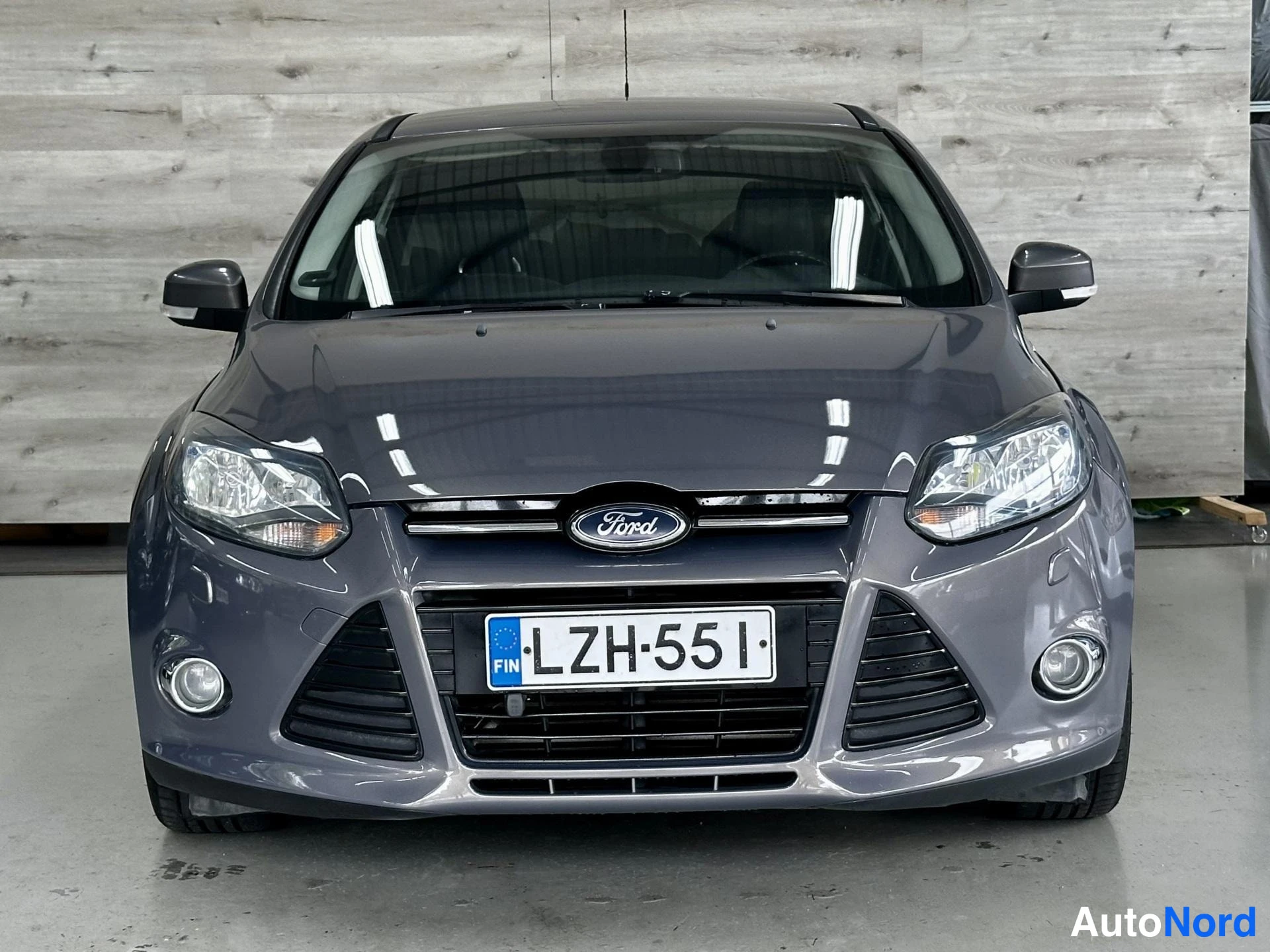 Harmaa Ford Focus 2011, kuva 3