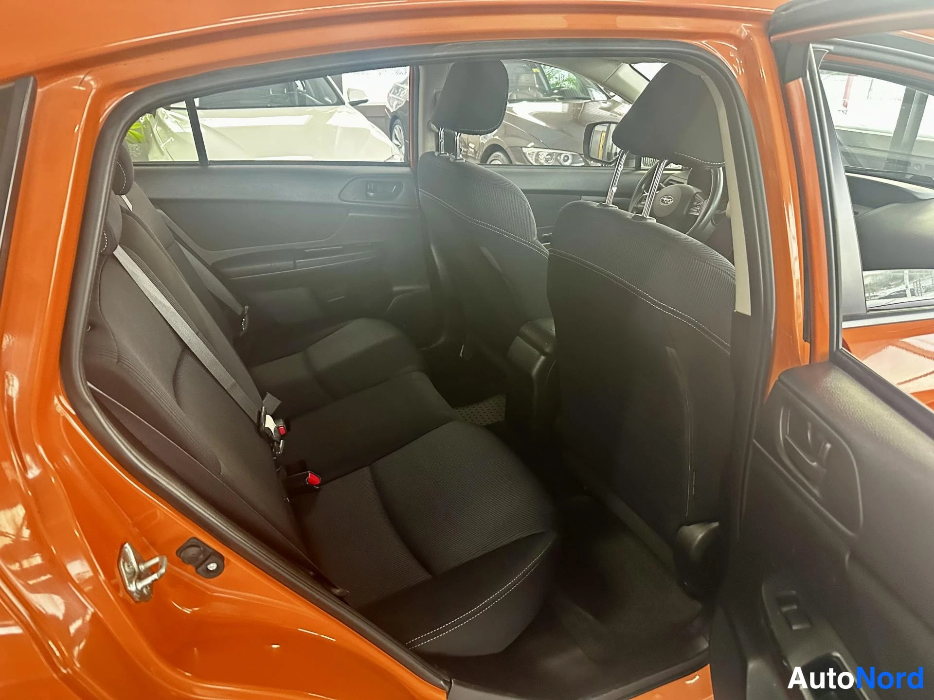 Oranssi Subaru XV 2012, kuva 11