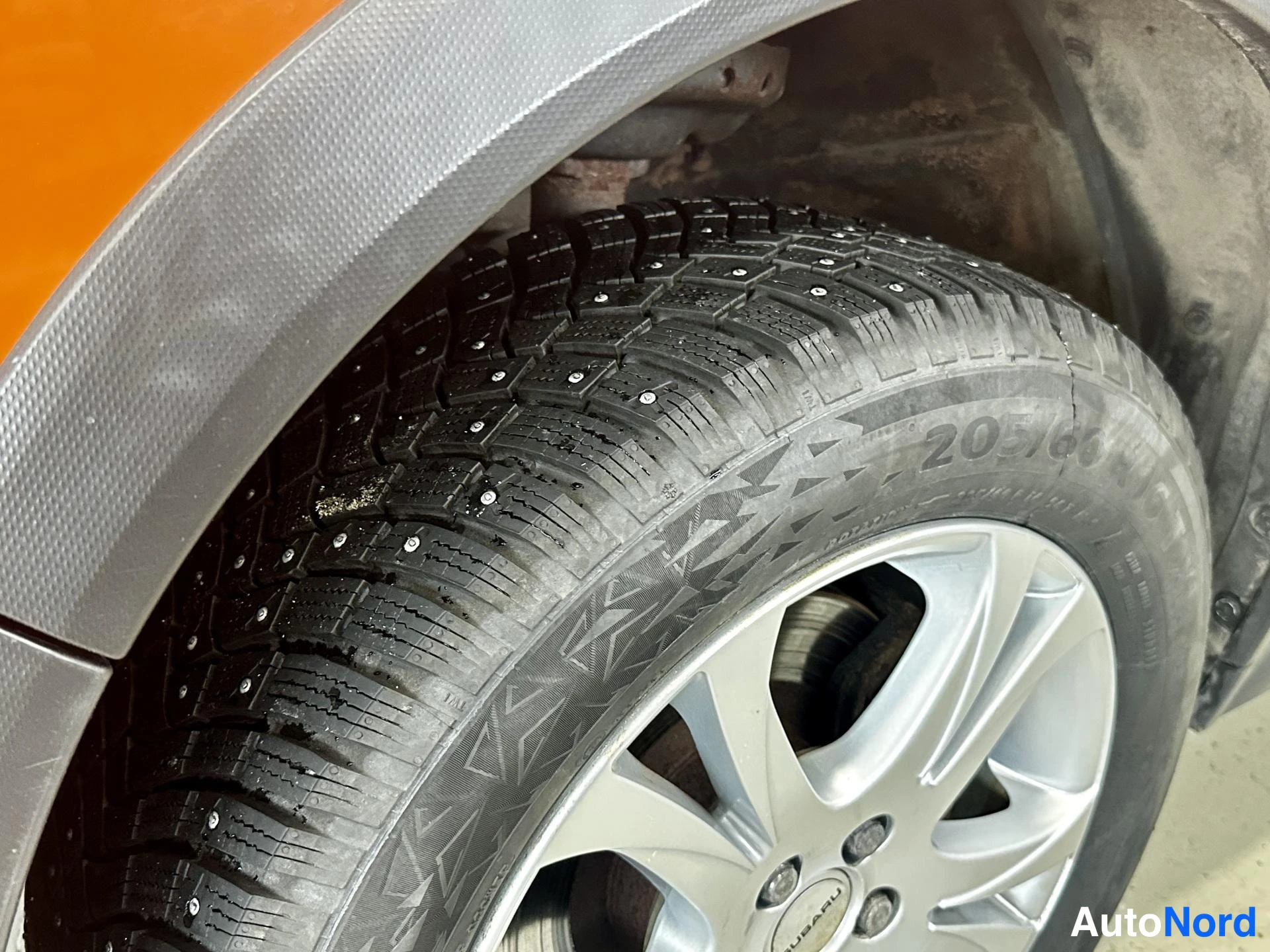Oranssi Subaru XV 2012, kuva 15
