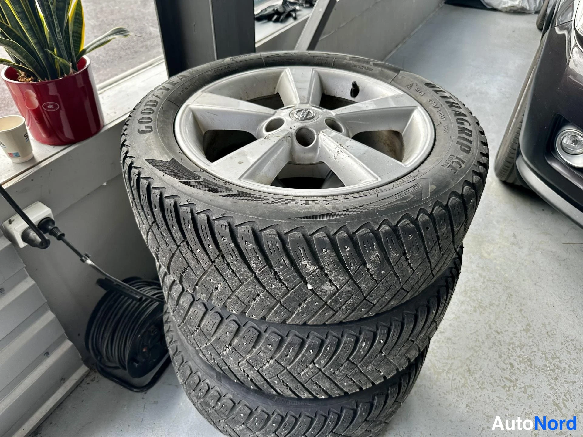 Punainen Nissan Qashqai 2007, kuva 16