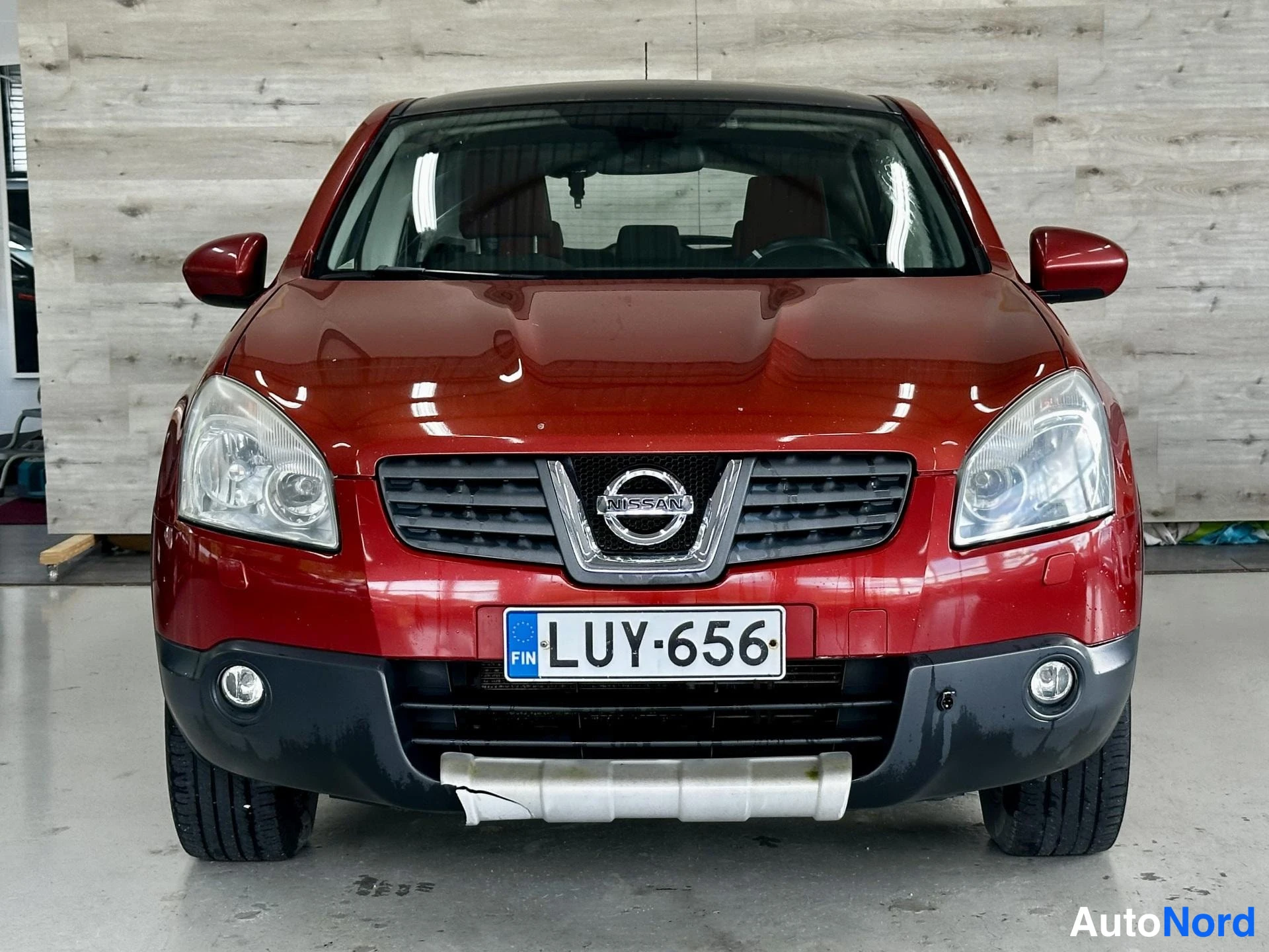 Punainen Nissan Qashqai 2007, kuva 3