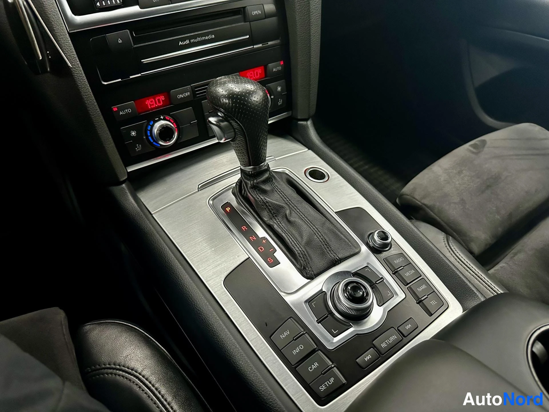 Hopea Audi Q7 2010, kuva 20