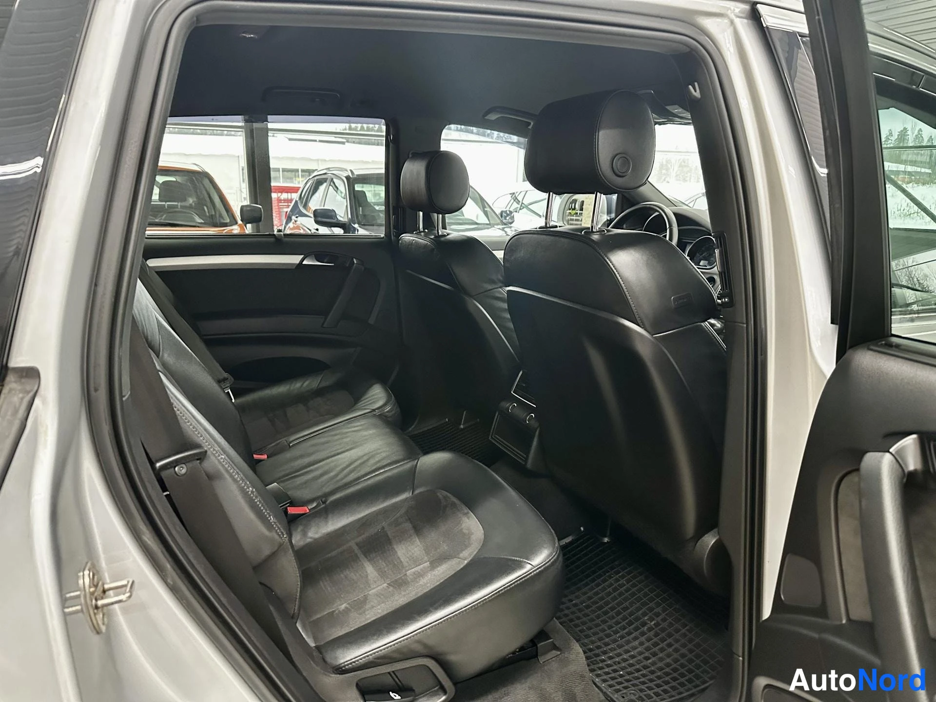 Hopea Audi Q7 2010, kuva 13