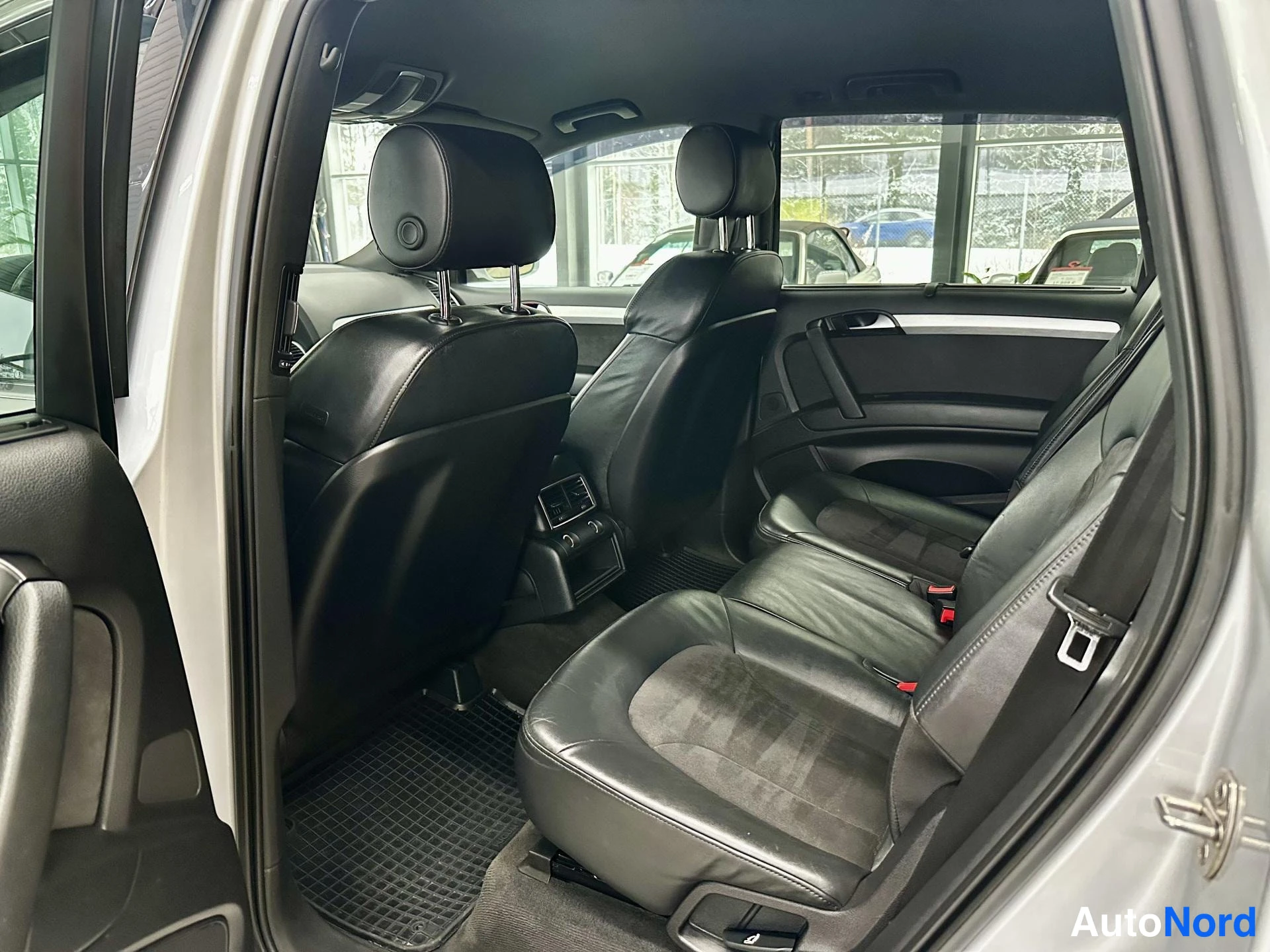 Hopea Audi Q7 2010, kuva 14