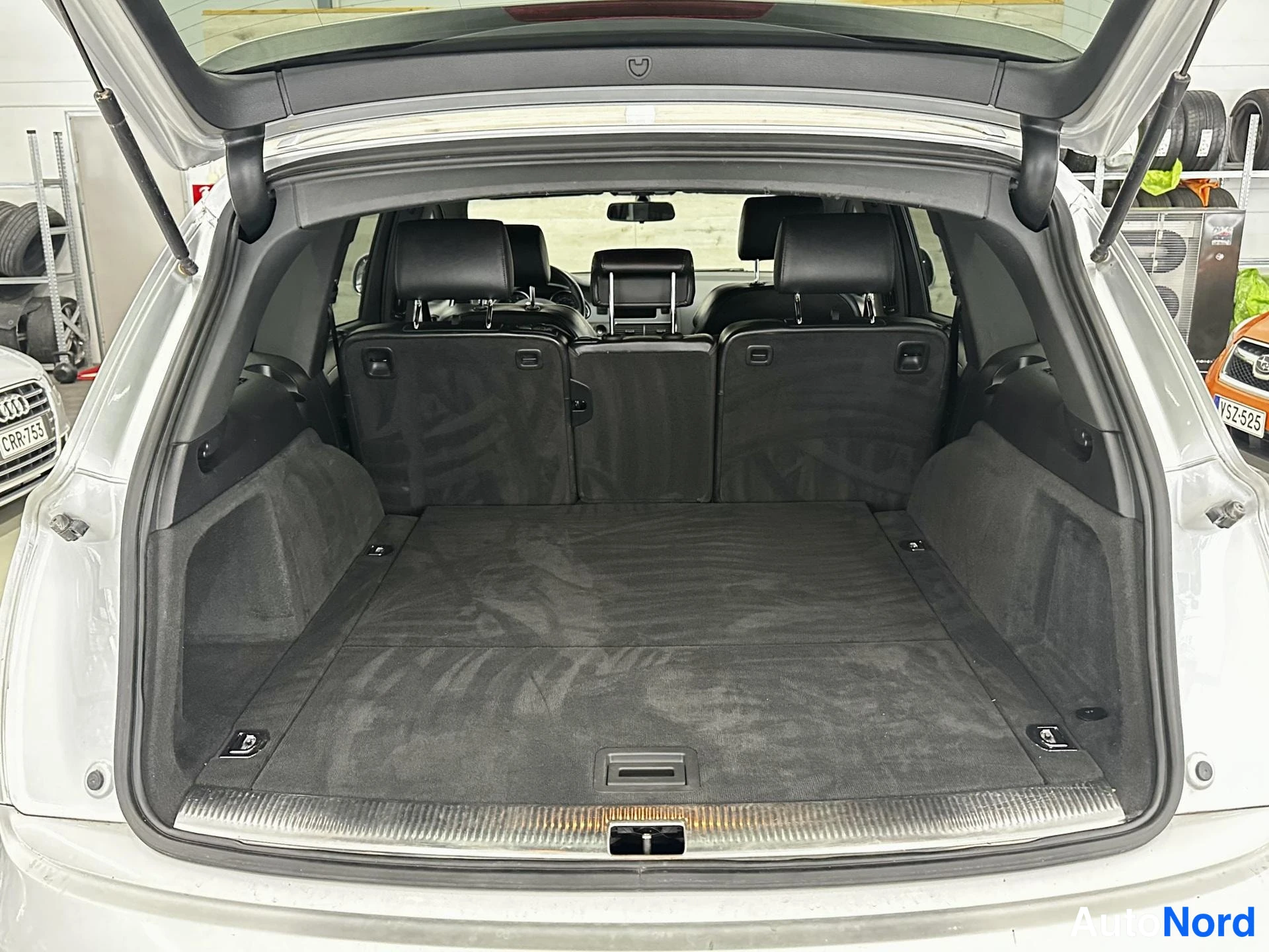 Hopea Audi Q7 2010, kuva 15